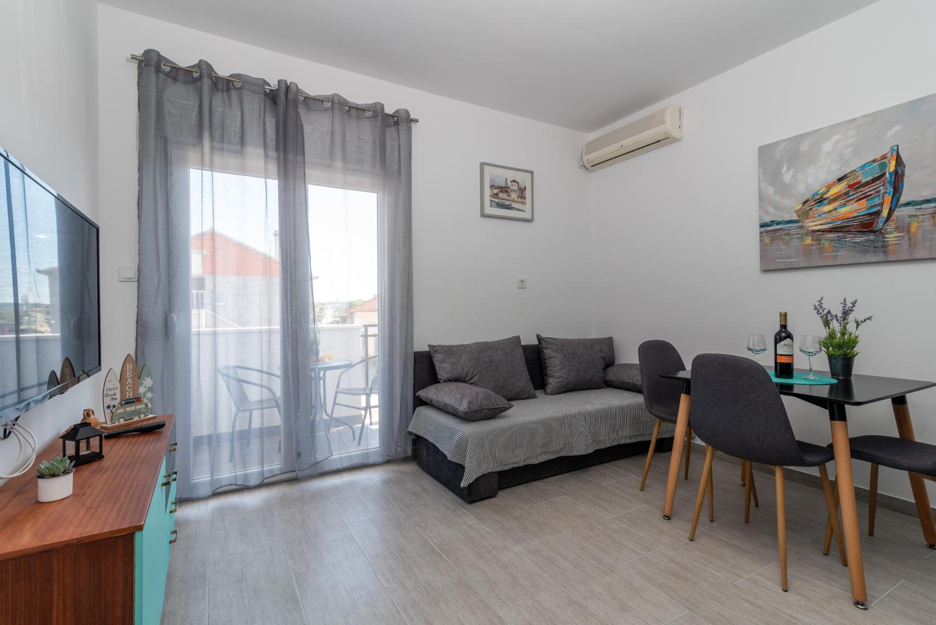 One-Bedroom Apartment - Photo 13