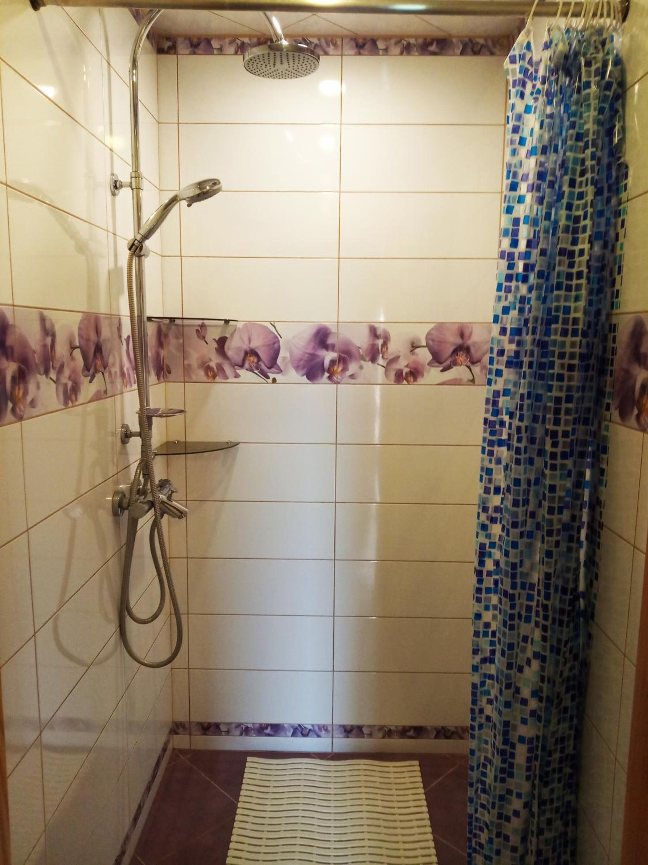 Apartment - Split Level - Photo 2