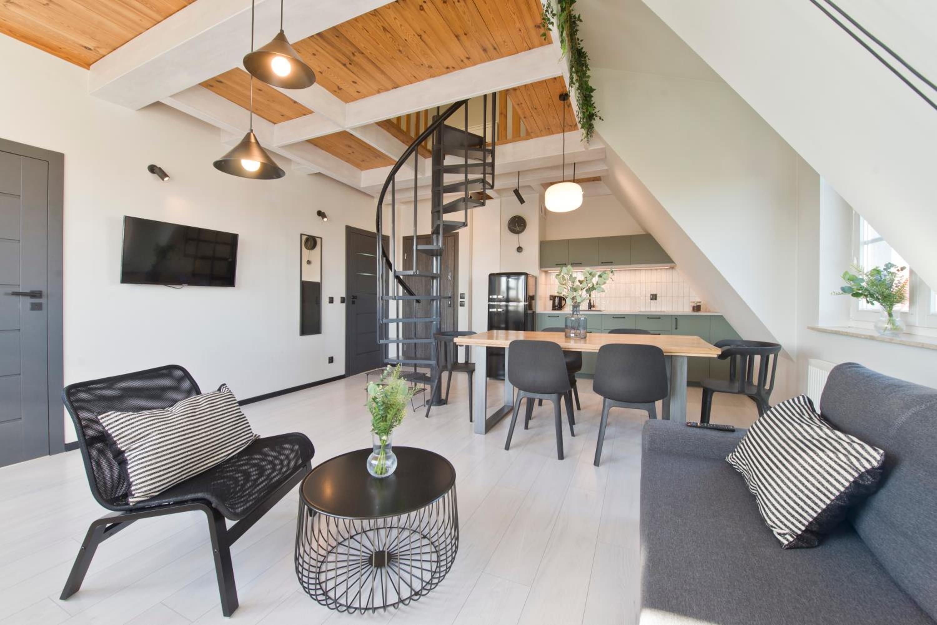 Duplex Apartment - Photo 61
