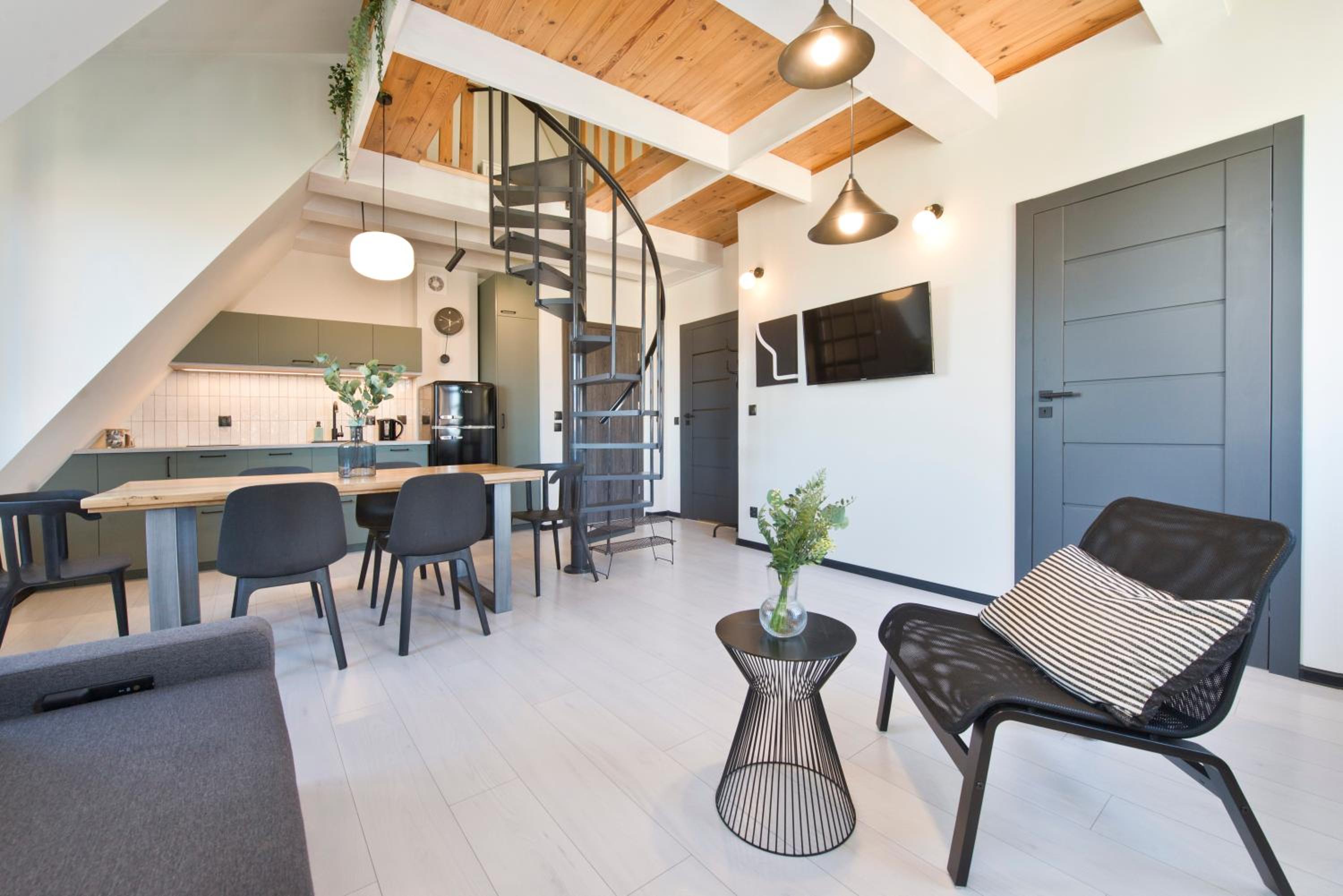 Duplex Apartment - Photo 37