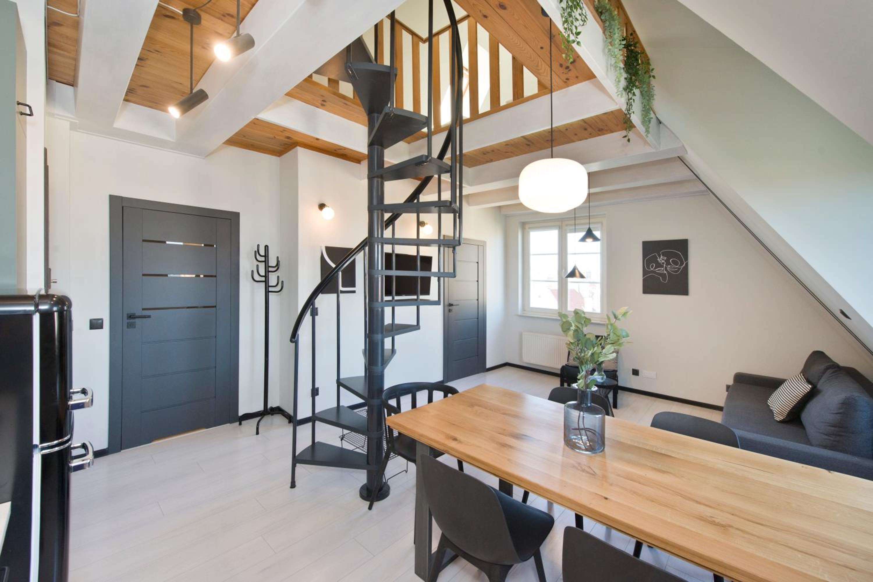 Duplex Apartment - Photo 50
