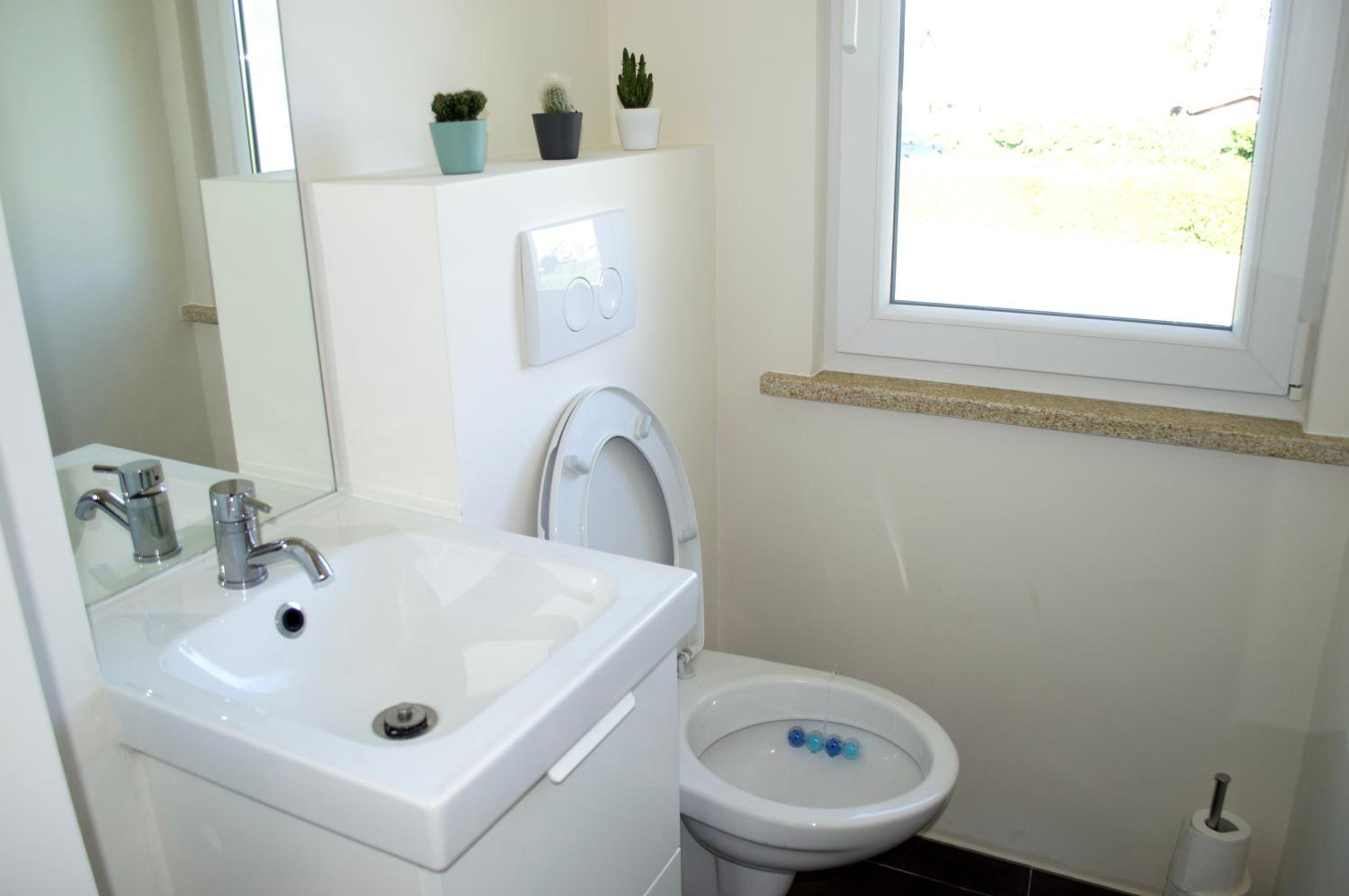 Two-Bedroom Apartment - Photo 3