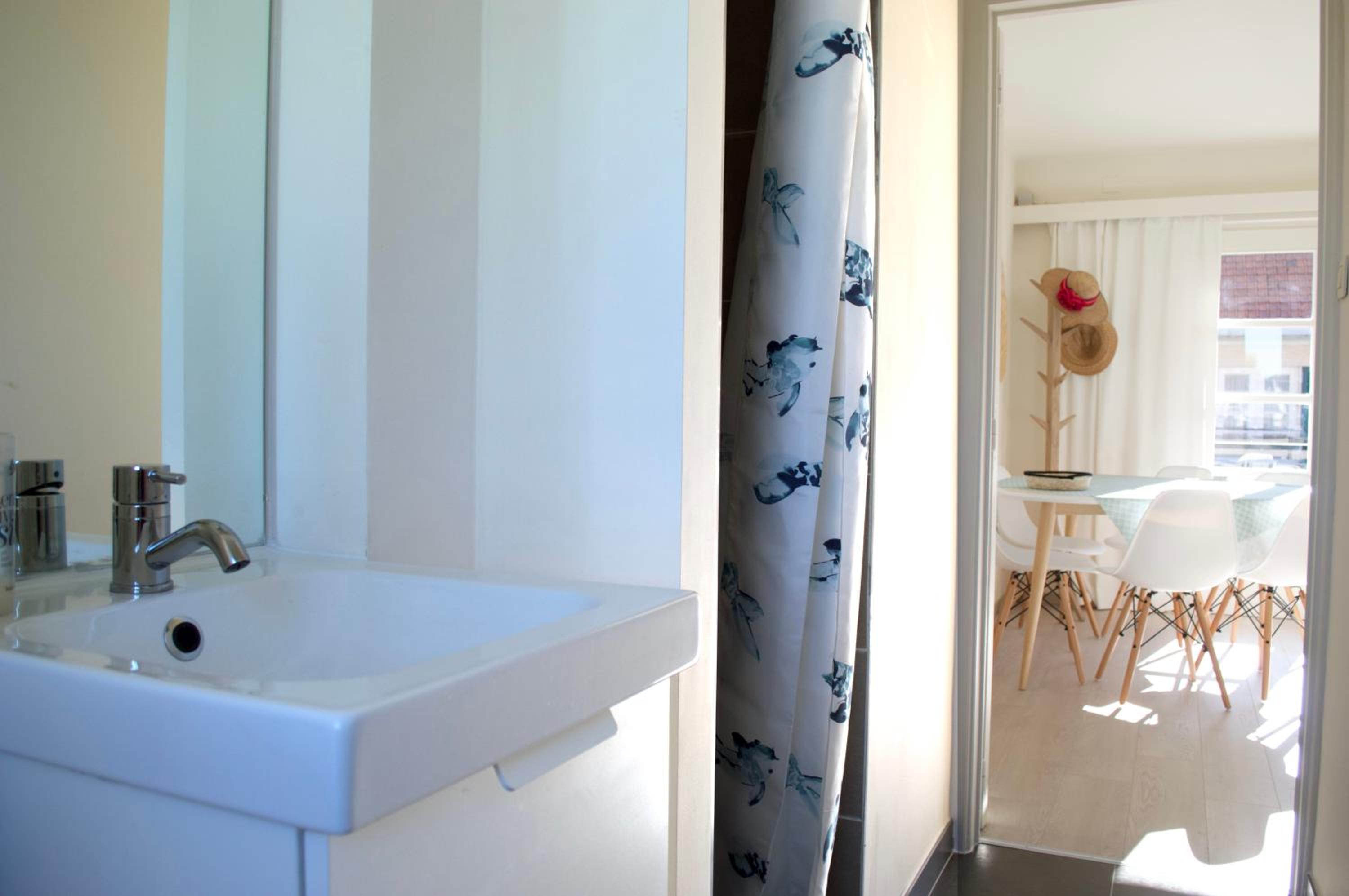 Two-Bedroom Apartment - Photo 9