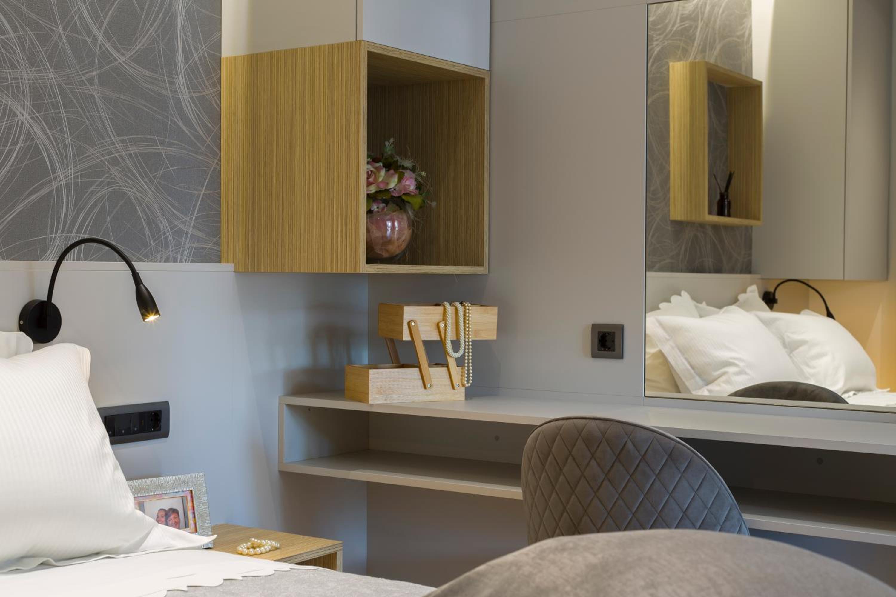 Apartment with Terrace - Photo 8