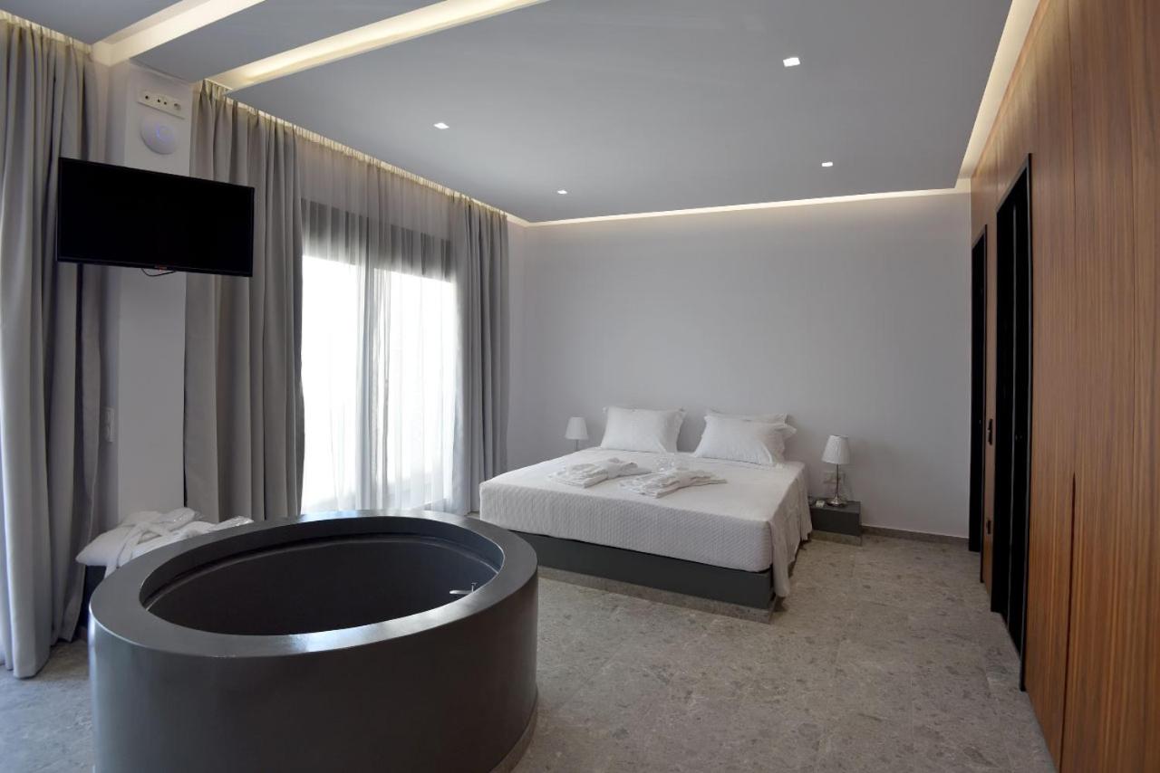 One-Bedroom Apartment - Photo 1