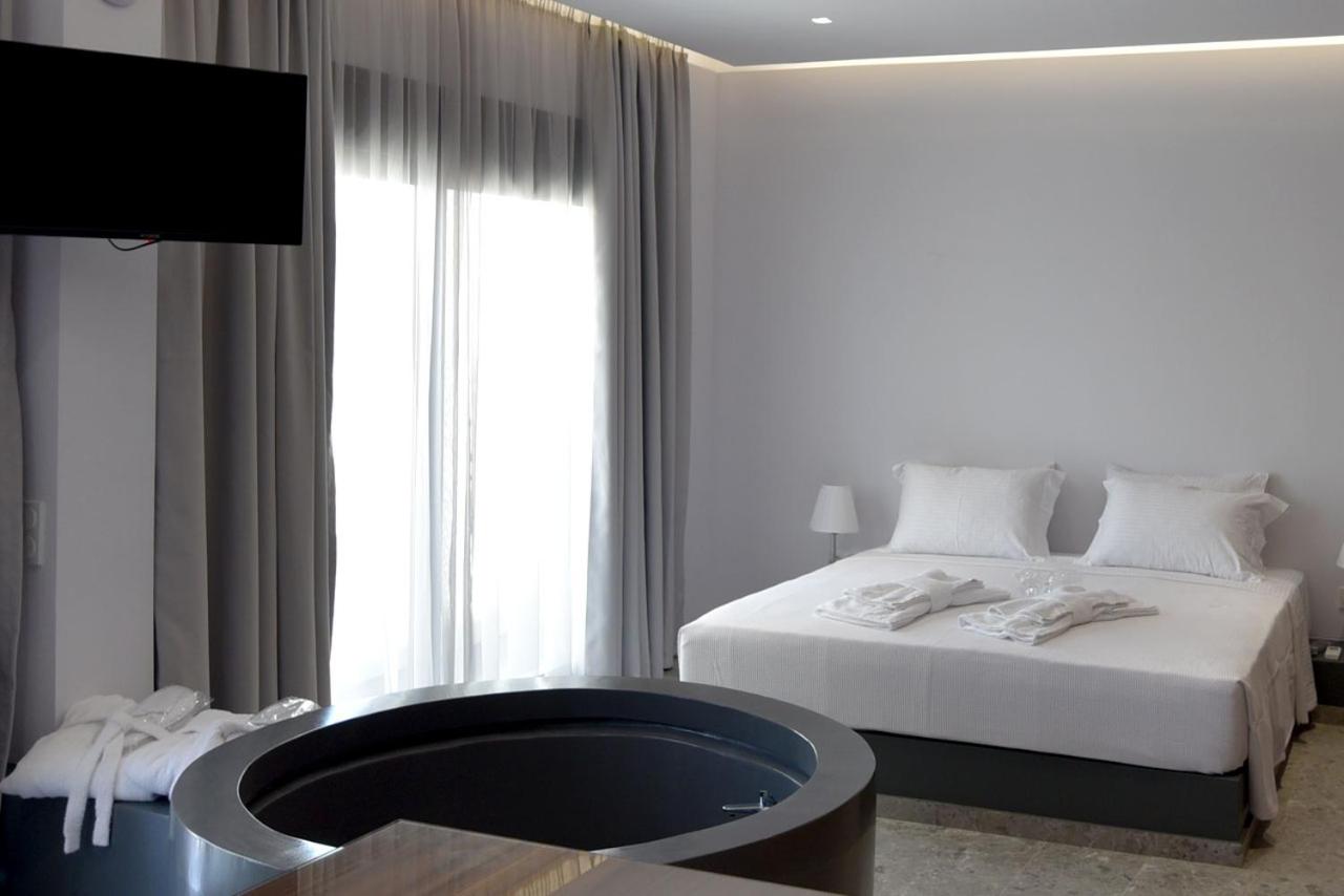 One-Bedroom Apartment - Photo 3