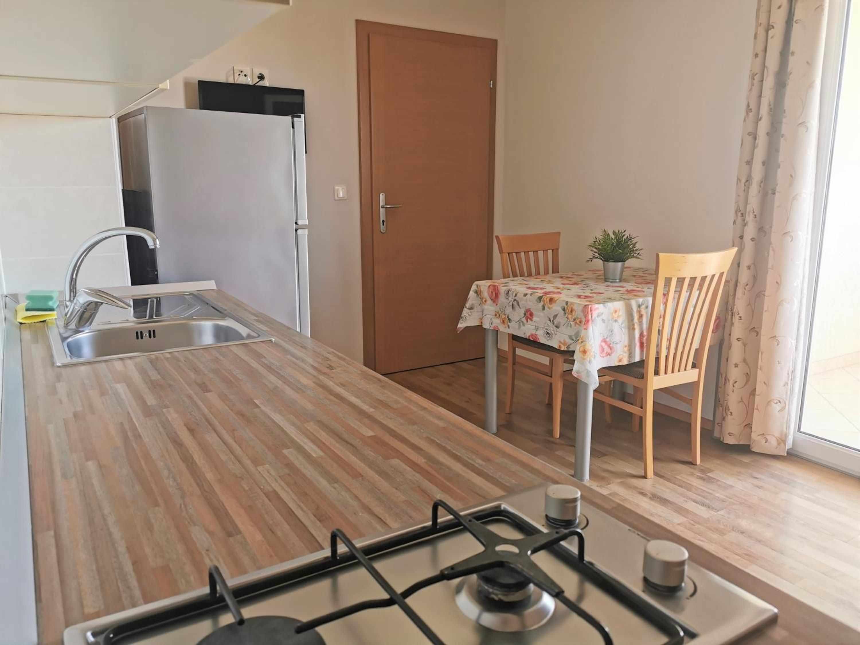 One-Bedroom Apartment with Balcony photo 2