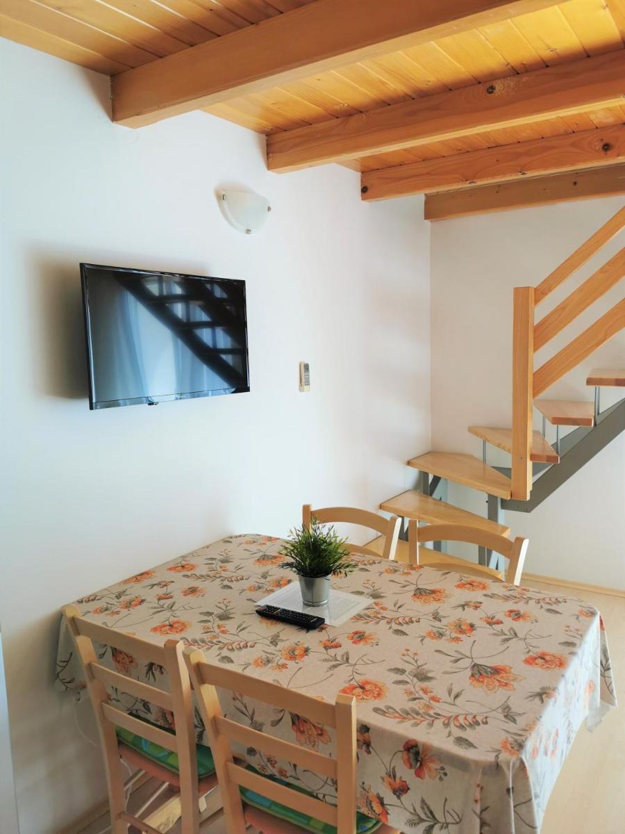 Apartment with Balcony photo 2