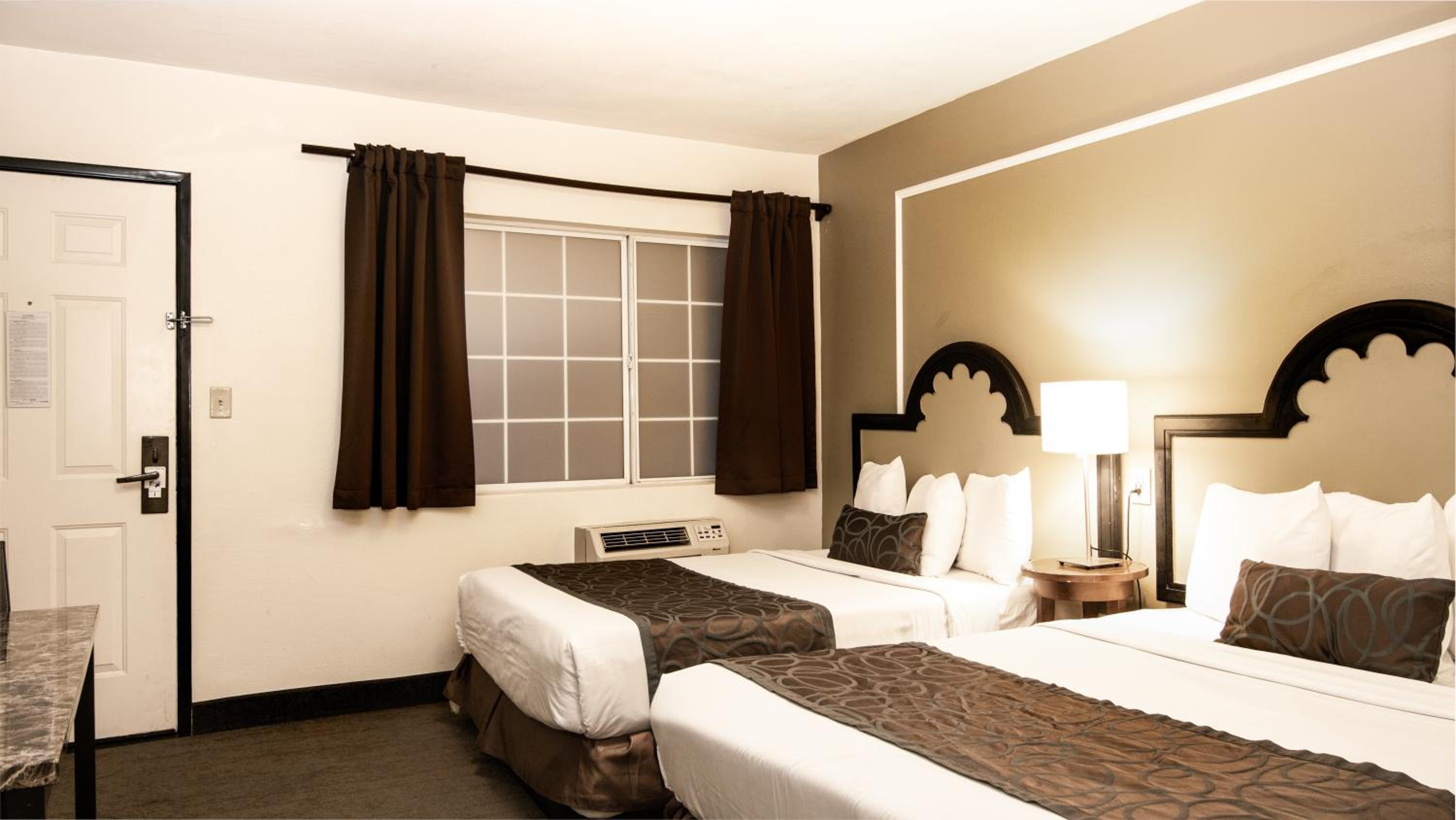 Double Room with Two Double Beds - Non-Smoking - Photo 1