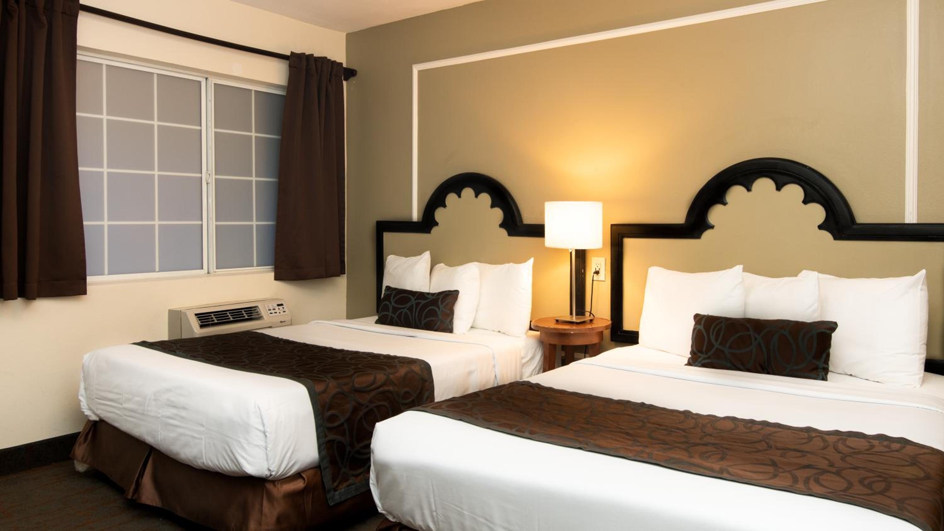Double Room with Two Double Beds - Non-Smoking - Photo 3