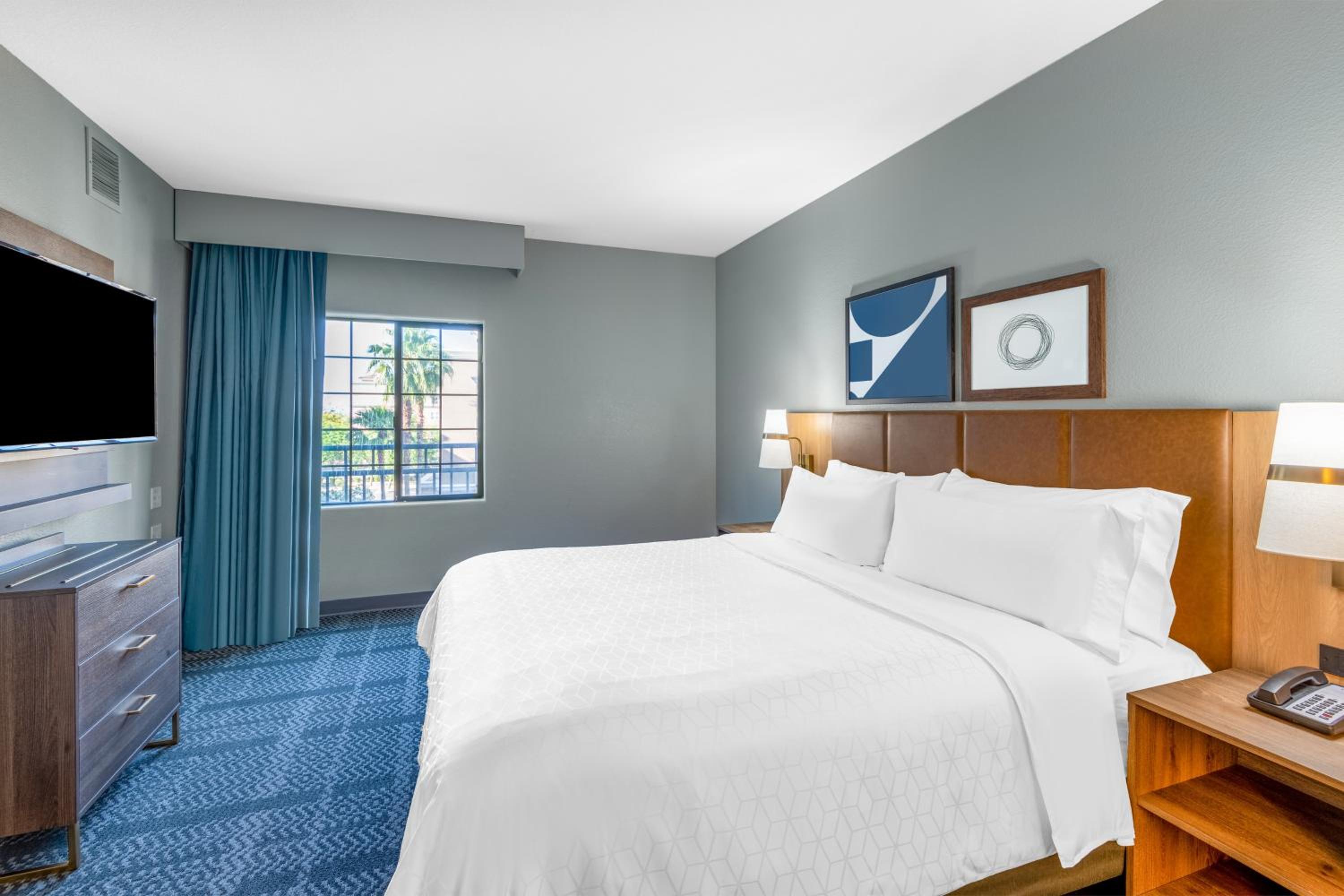 Two-Bedroom Suite - Photo 10