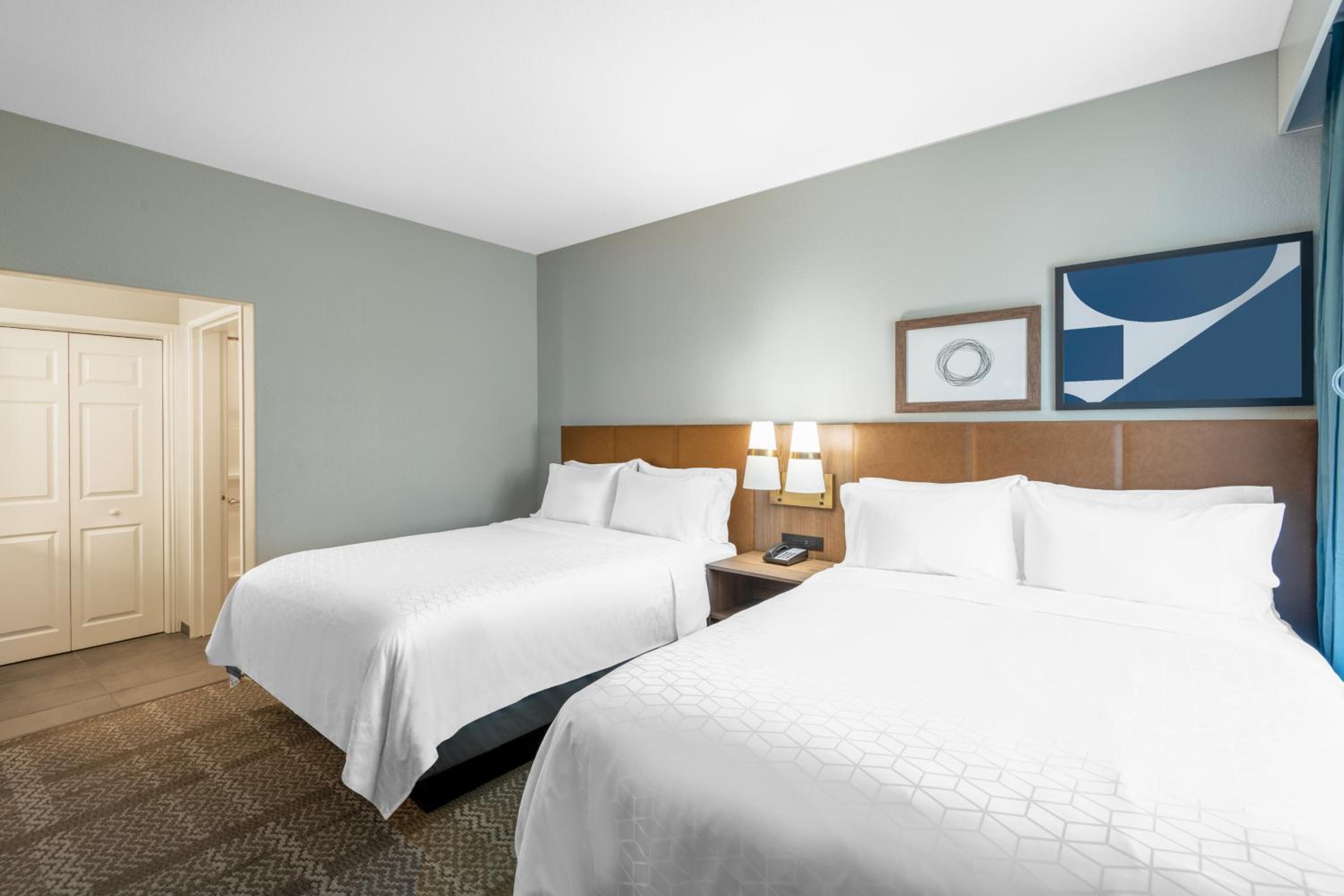 Two-Bedroom Suite with Sofa Bed - Photo 5