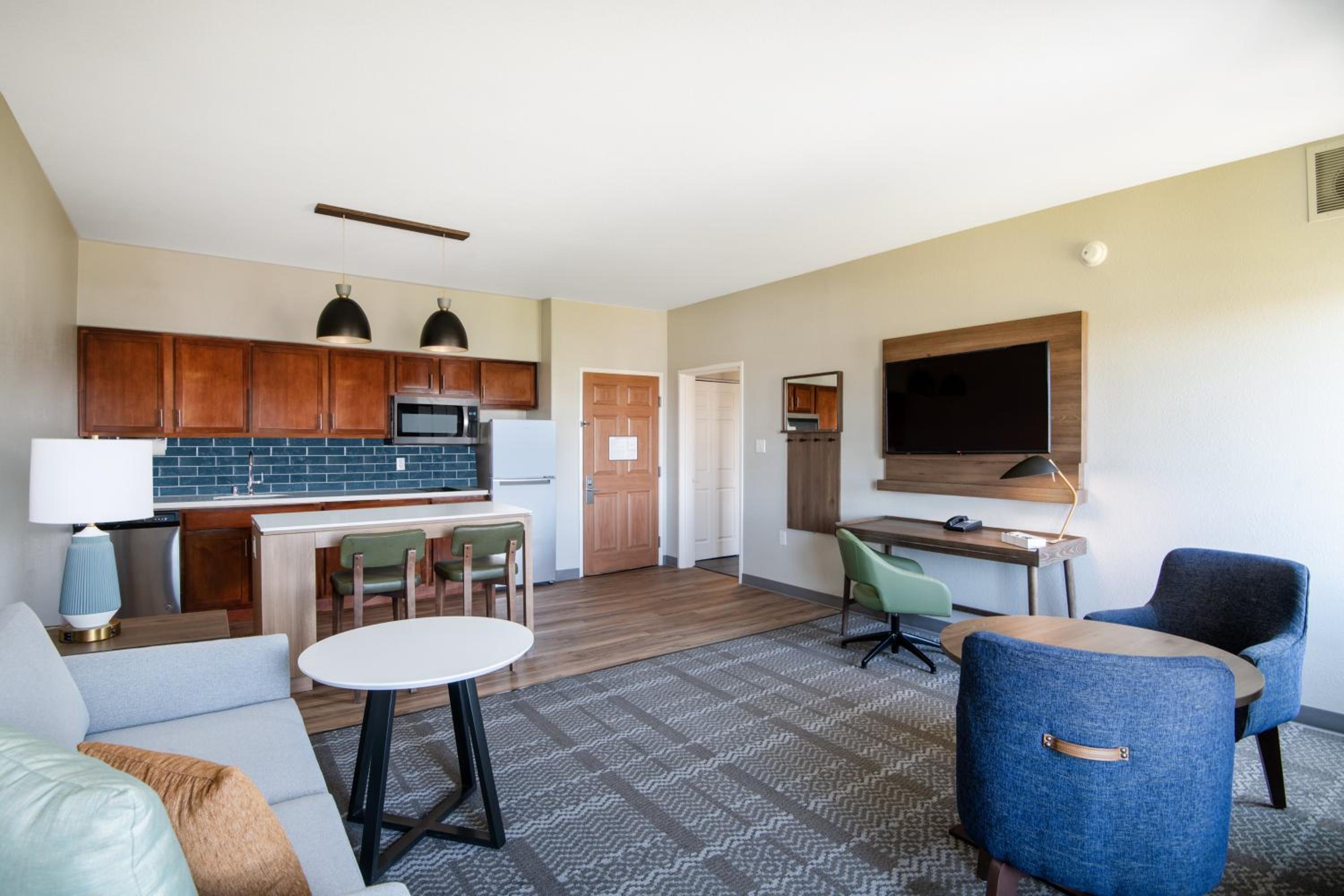 One-Bedroom King Suite - Photo 1
