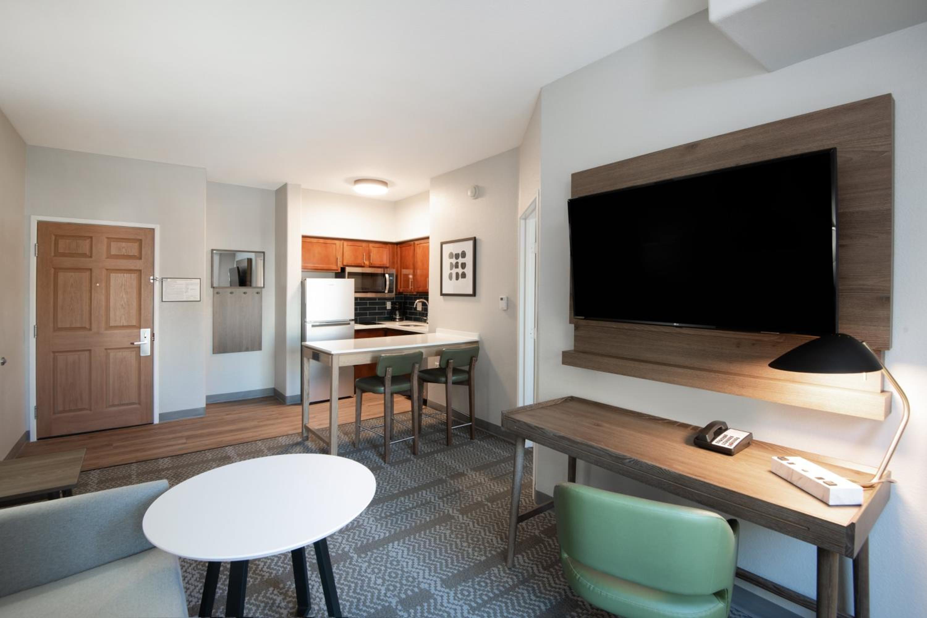One-Bedroom Suite with Two Queen Beds - Photo 1