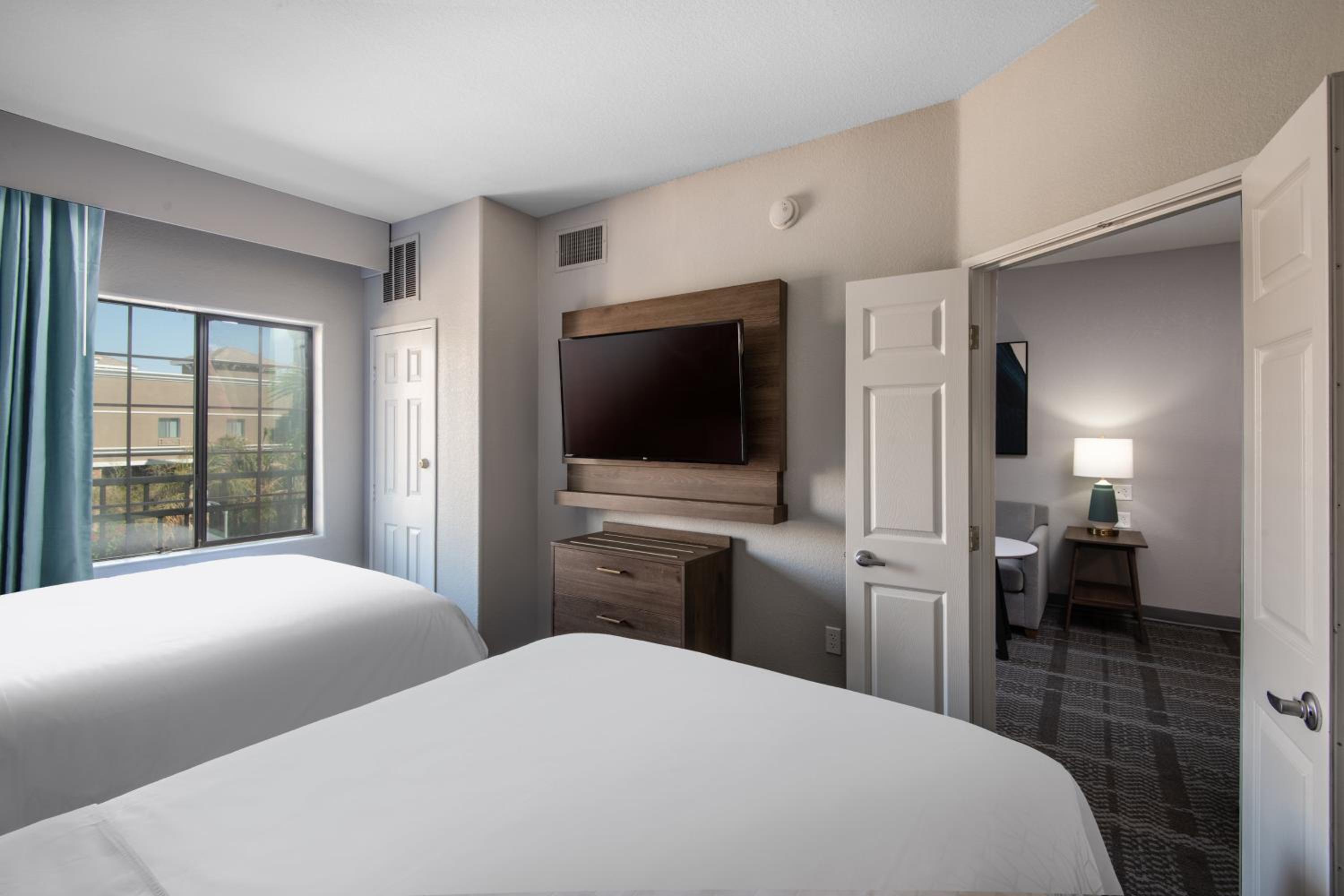 One-Bedroom Suite with Two Queen Beds - Photo 2