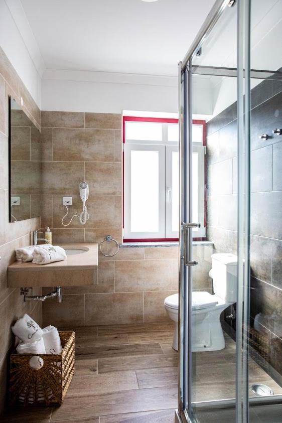 Family Room with Private Bathroom - Photo 3