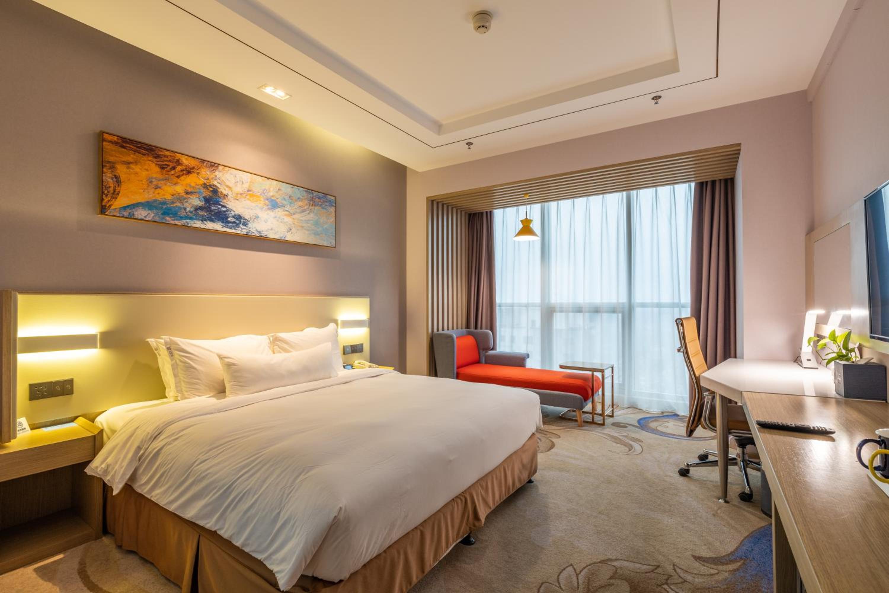 Standard King Room photo 3