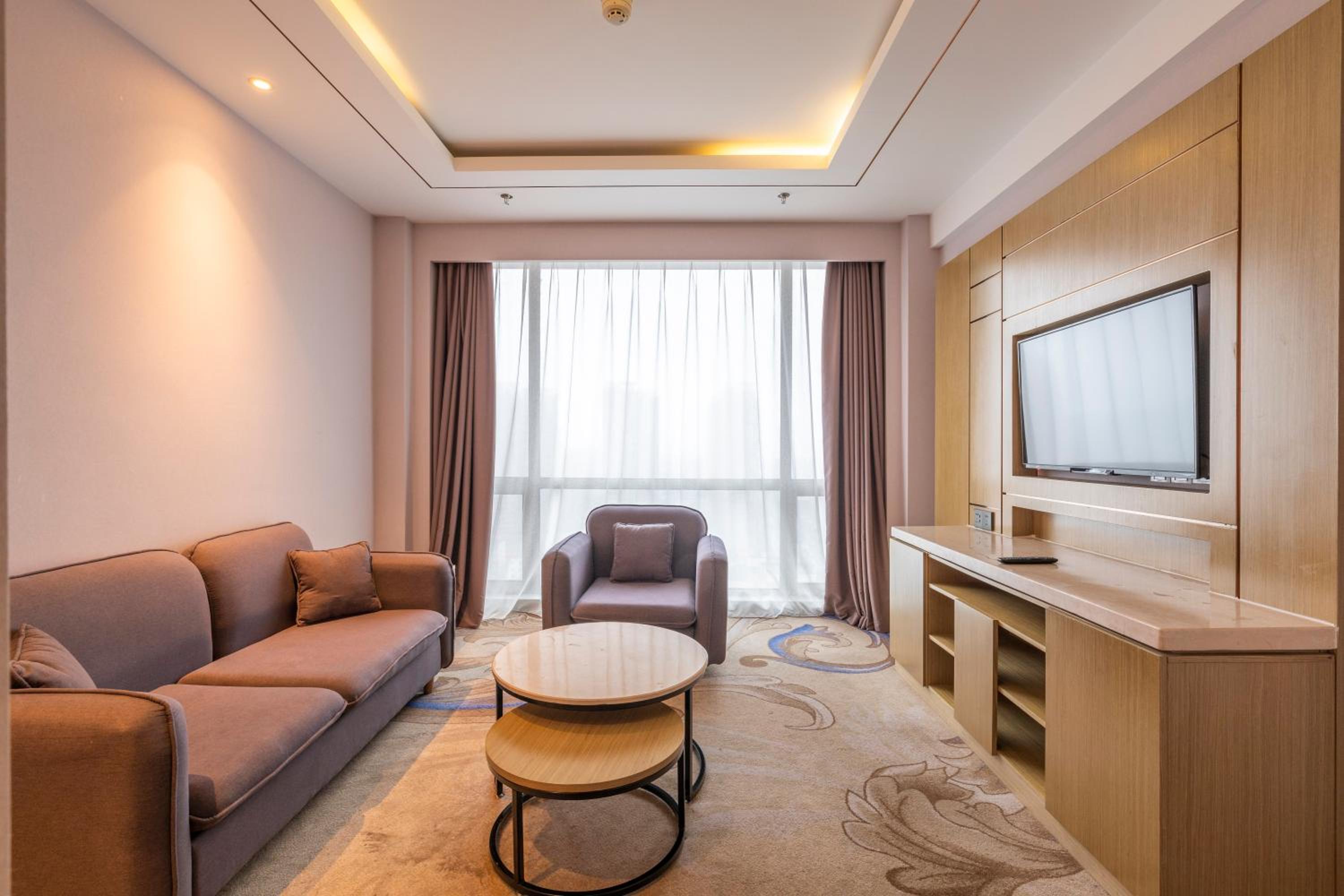 One-Bedroom Suite photo 2