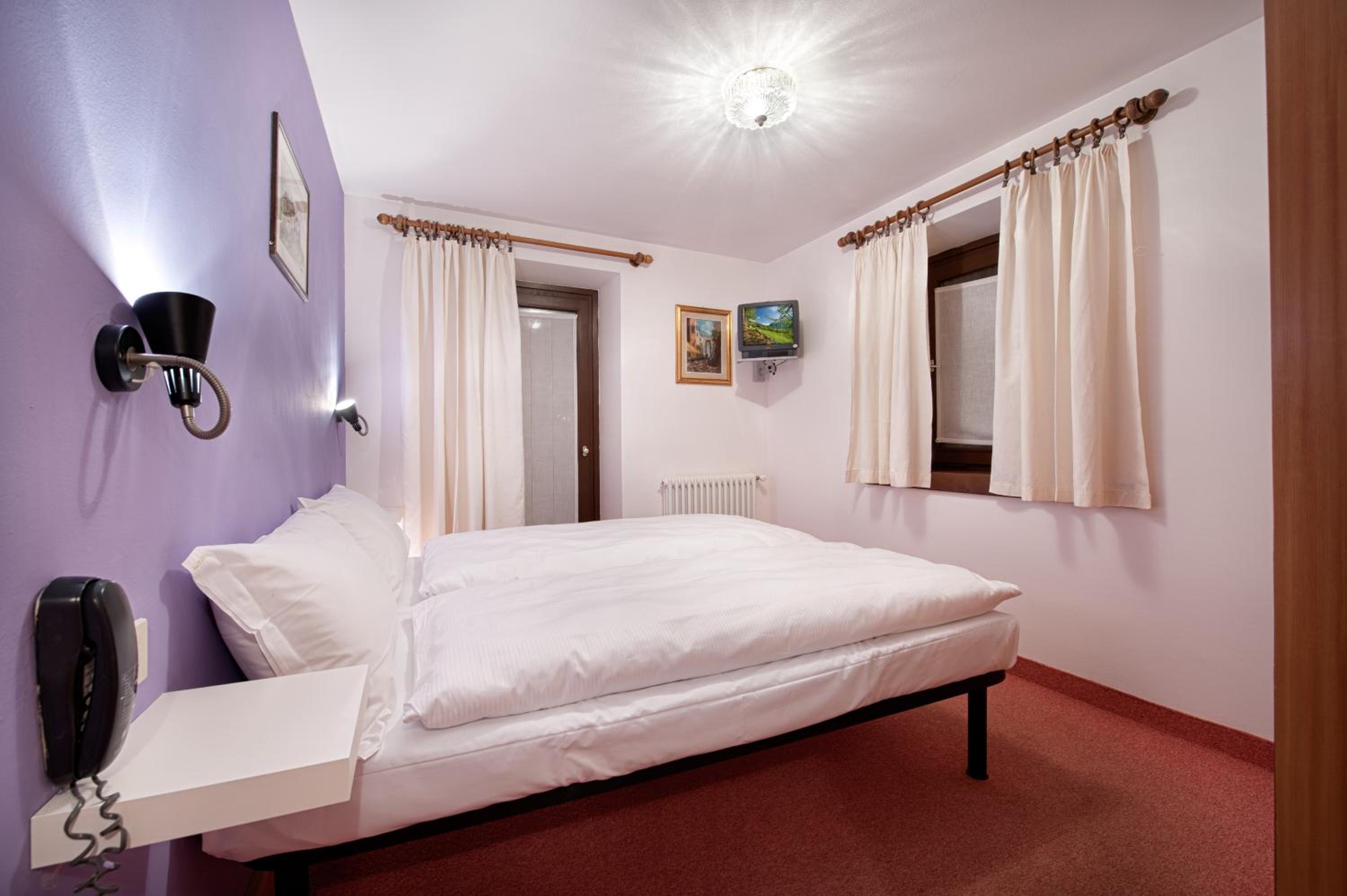 Double or Twin Room photo 3