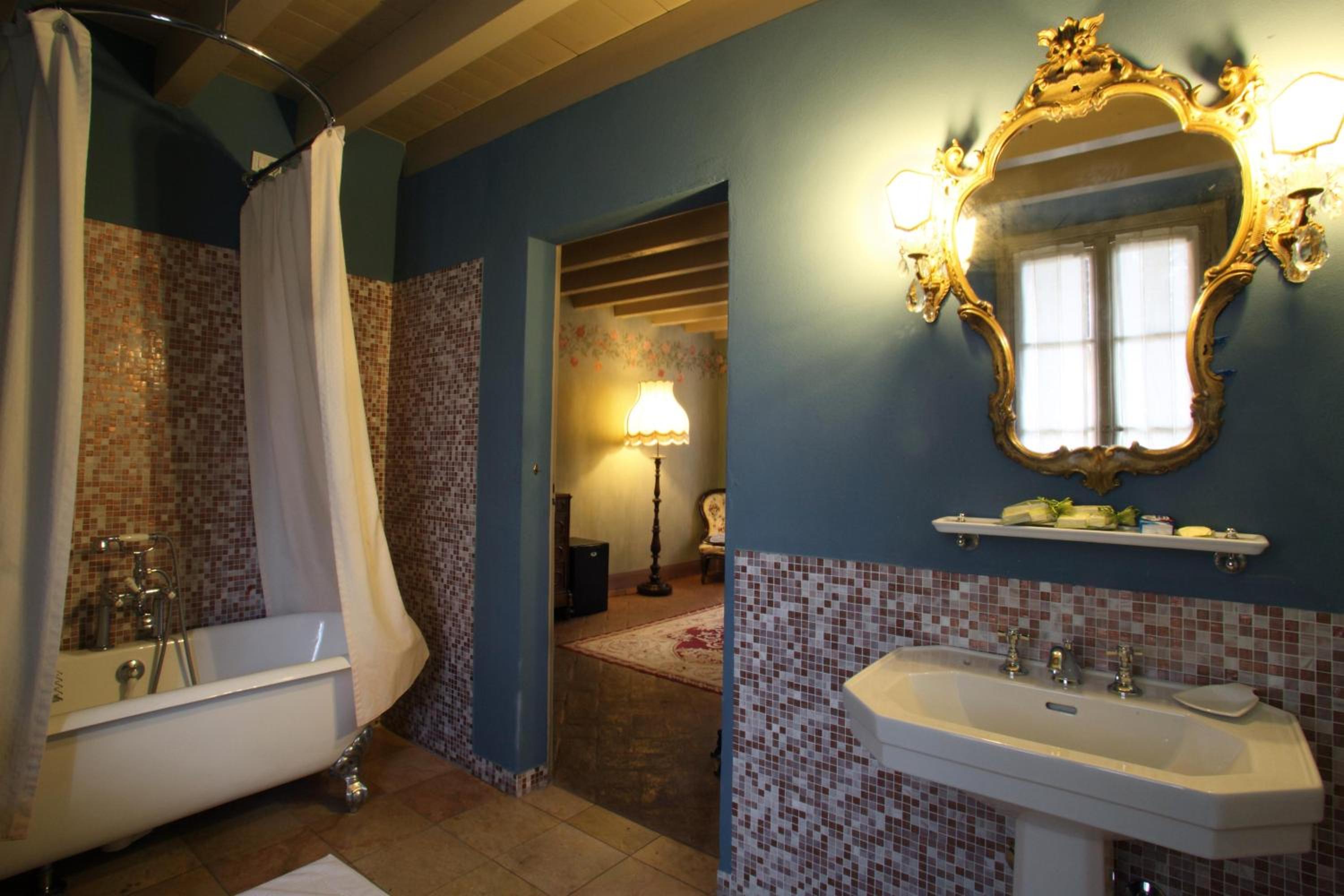 Double Room - Photo 6