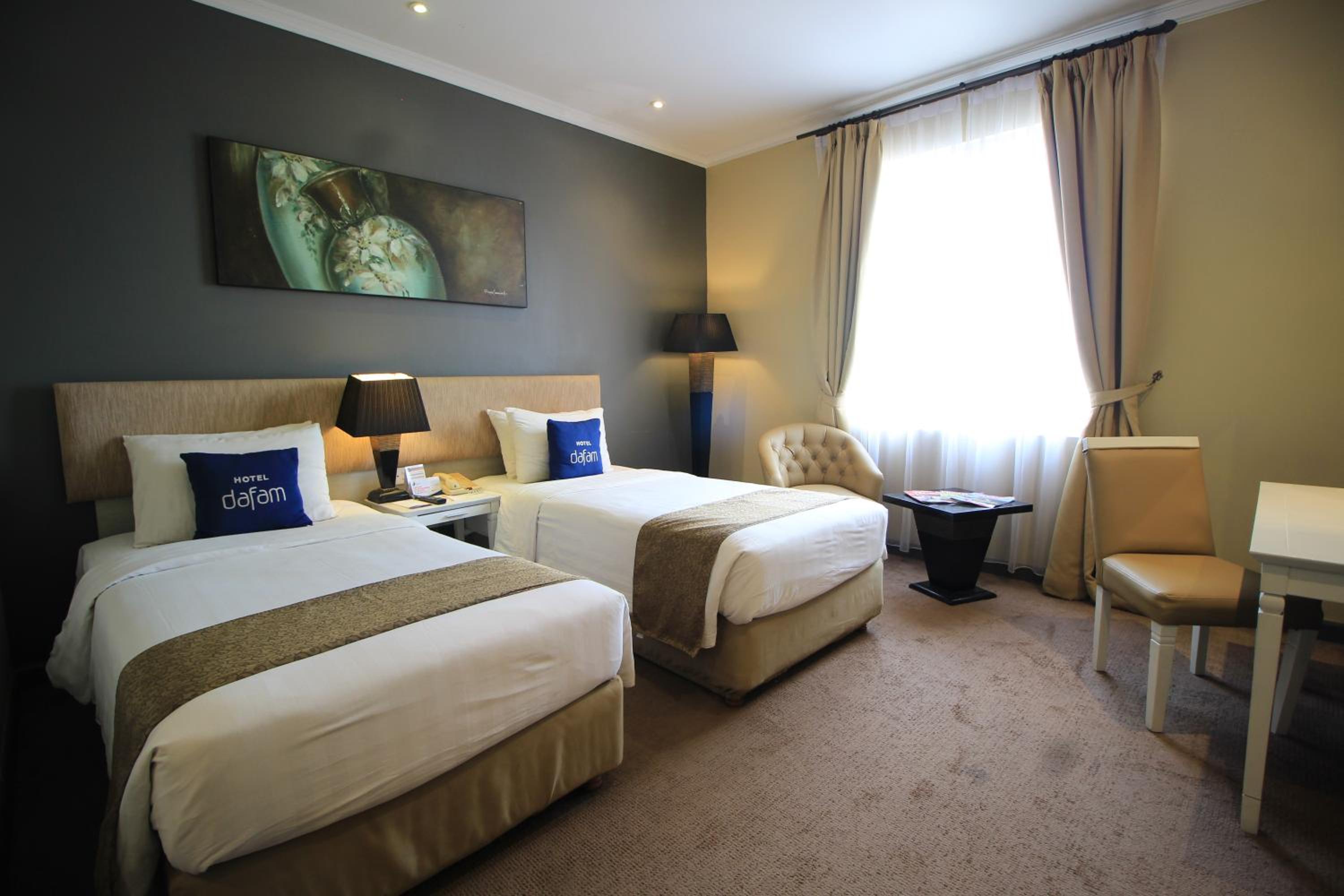 Deluxe Twin Room - Non-Smoking photo 2