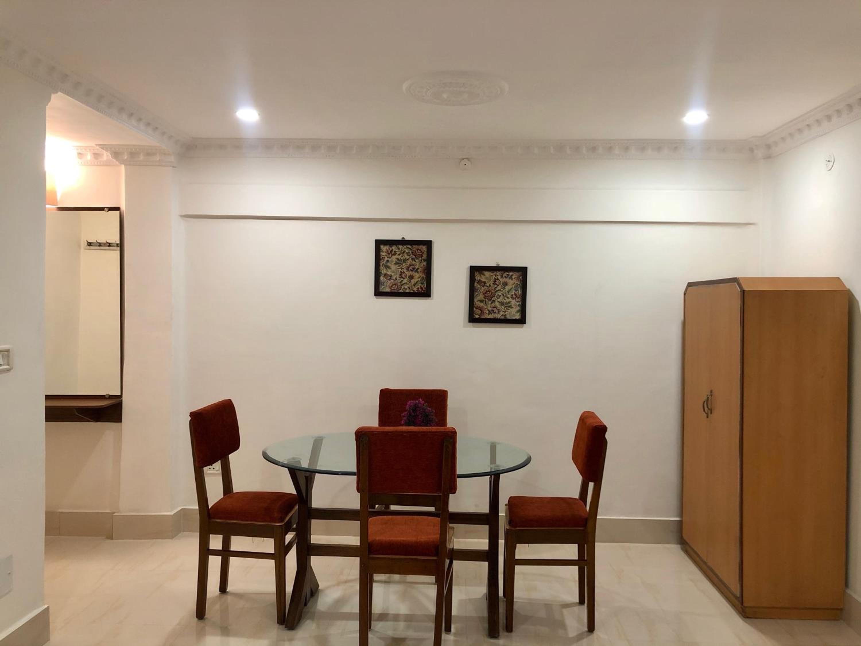 Family Room - Photo 4