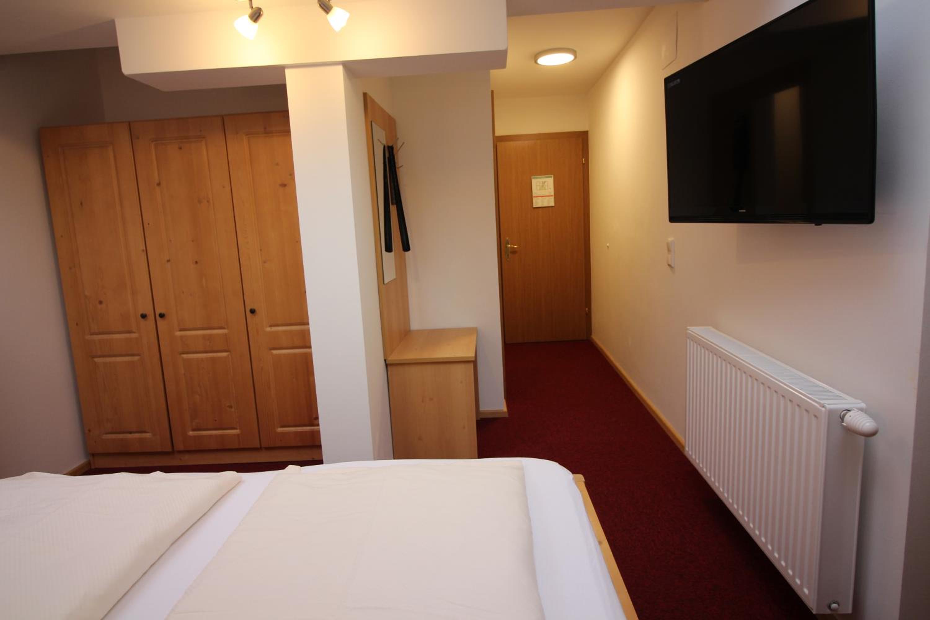Budget Double Room without Balcony photo 2