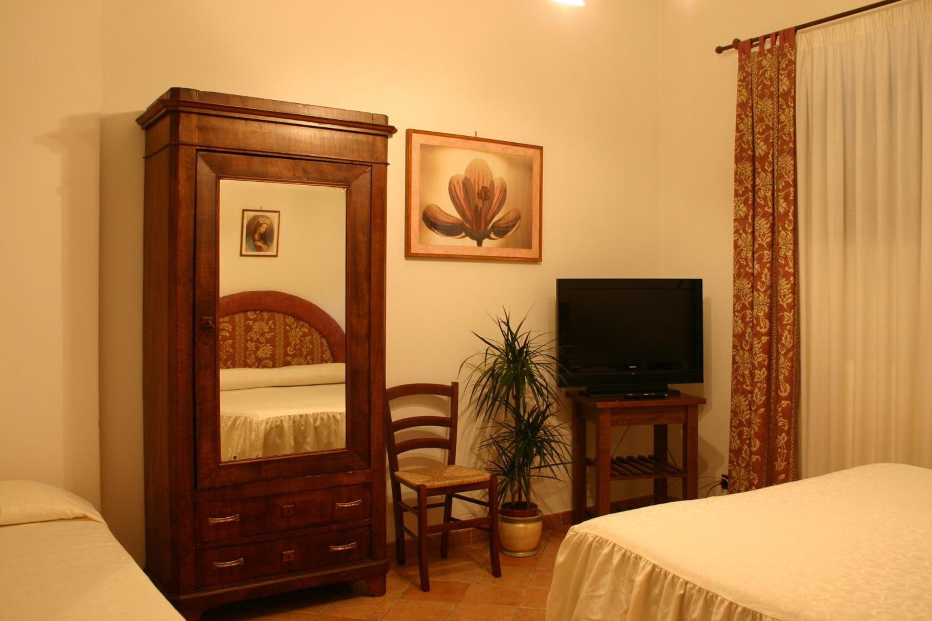 Comfort Triple Room with Shower
