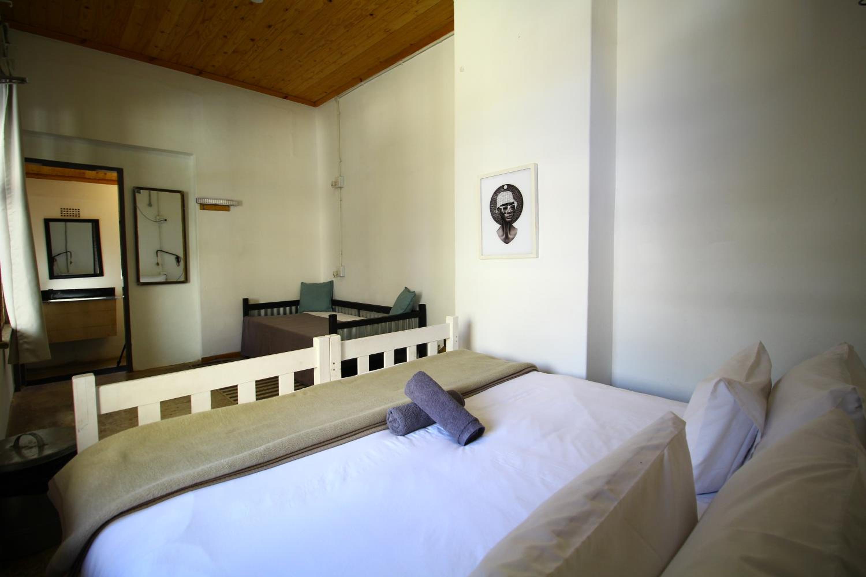 Deluxe King Suite photo 3
