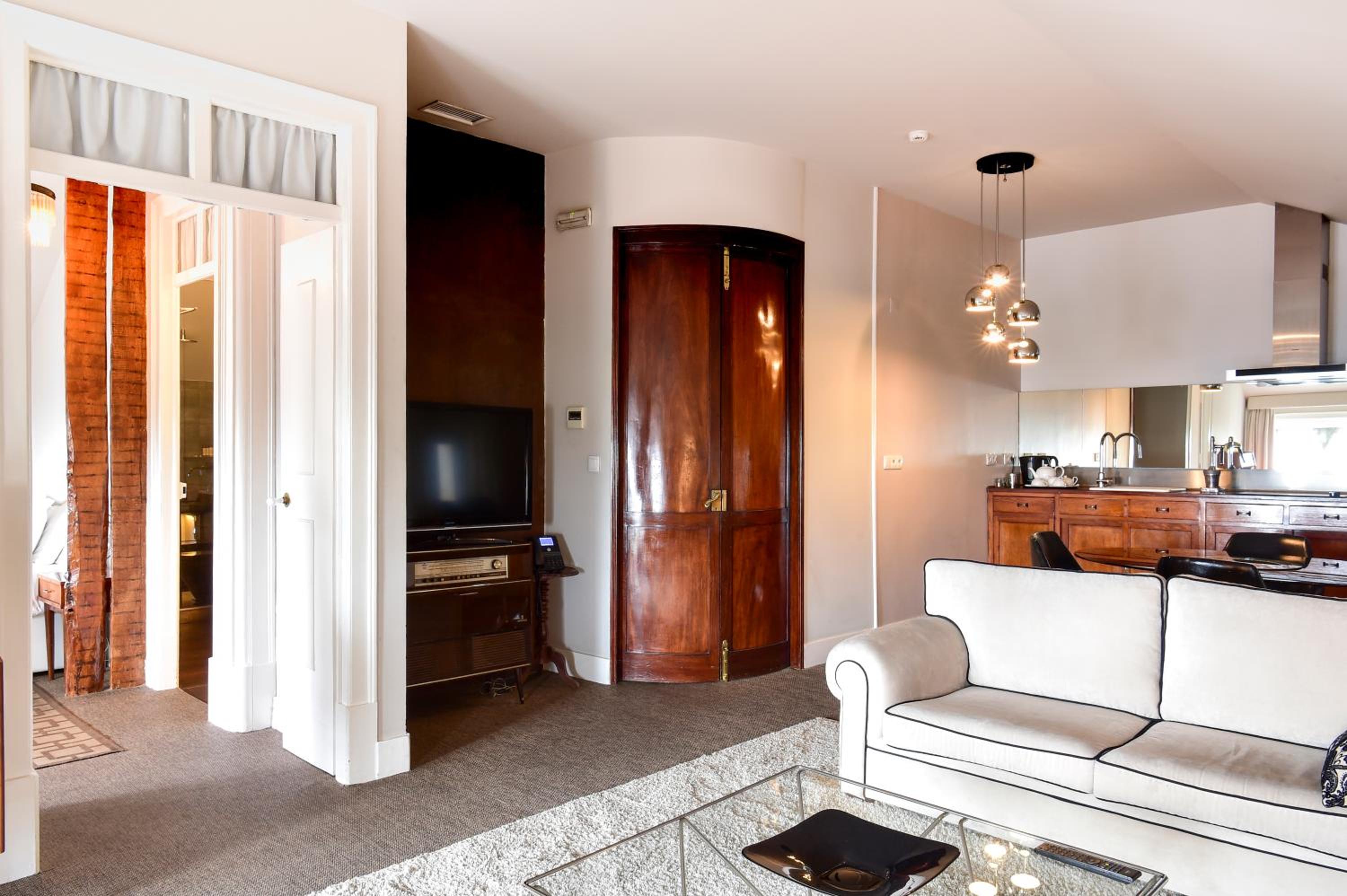 Deluxe Suite with River View - Photo 18