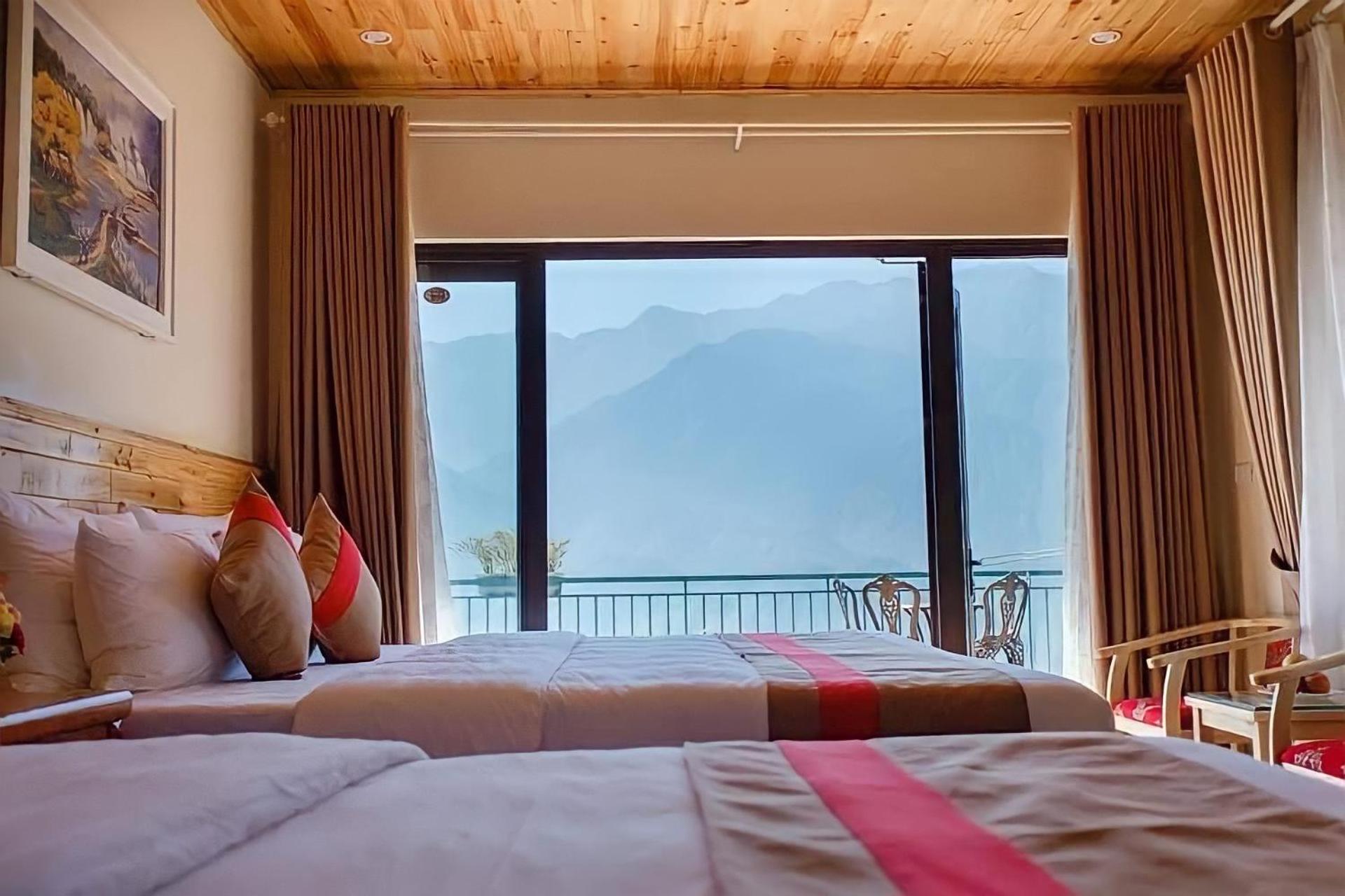 Family Room with Mountain View