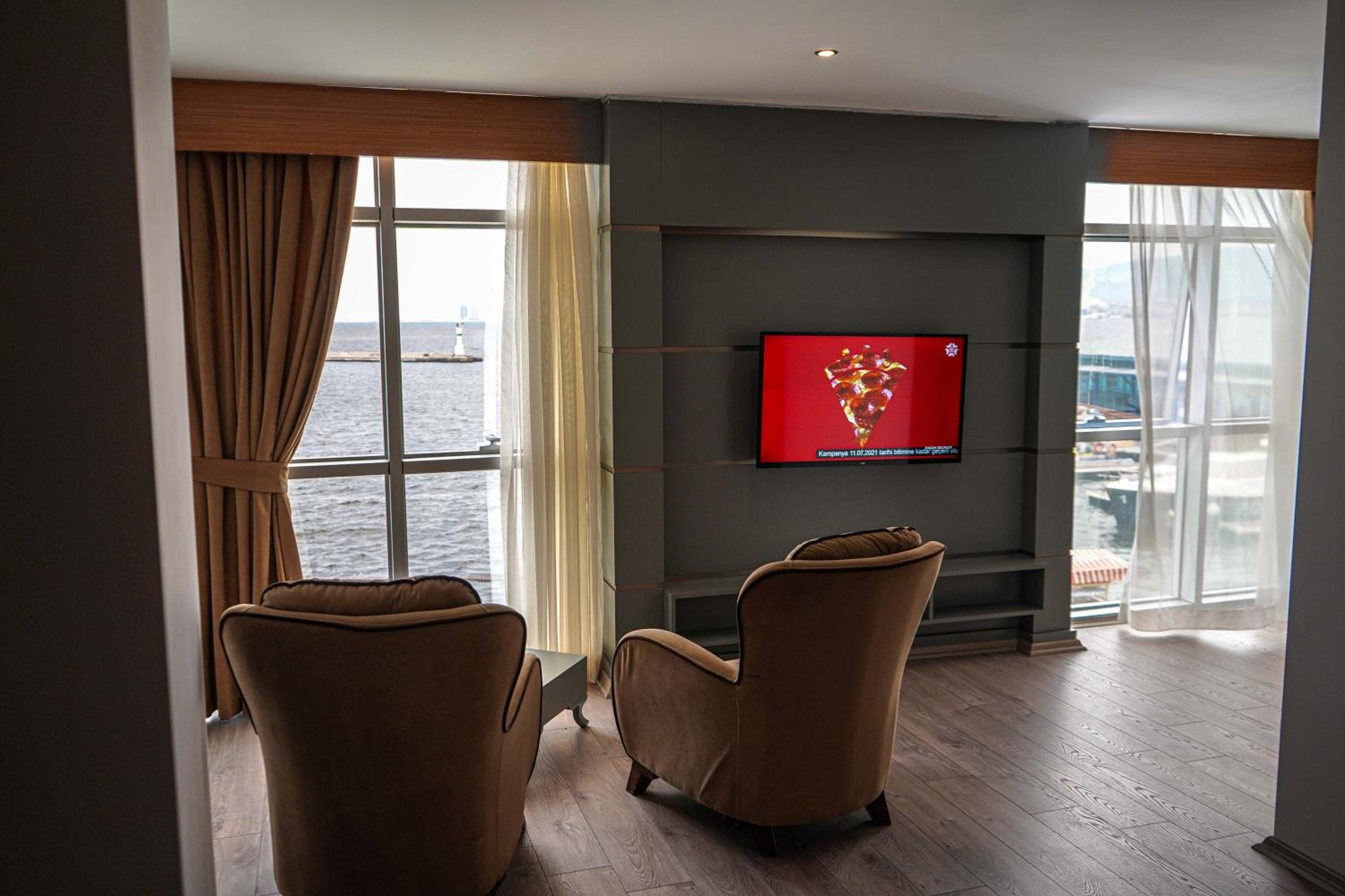 Deluxe Room with Sea View