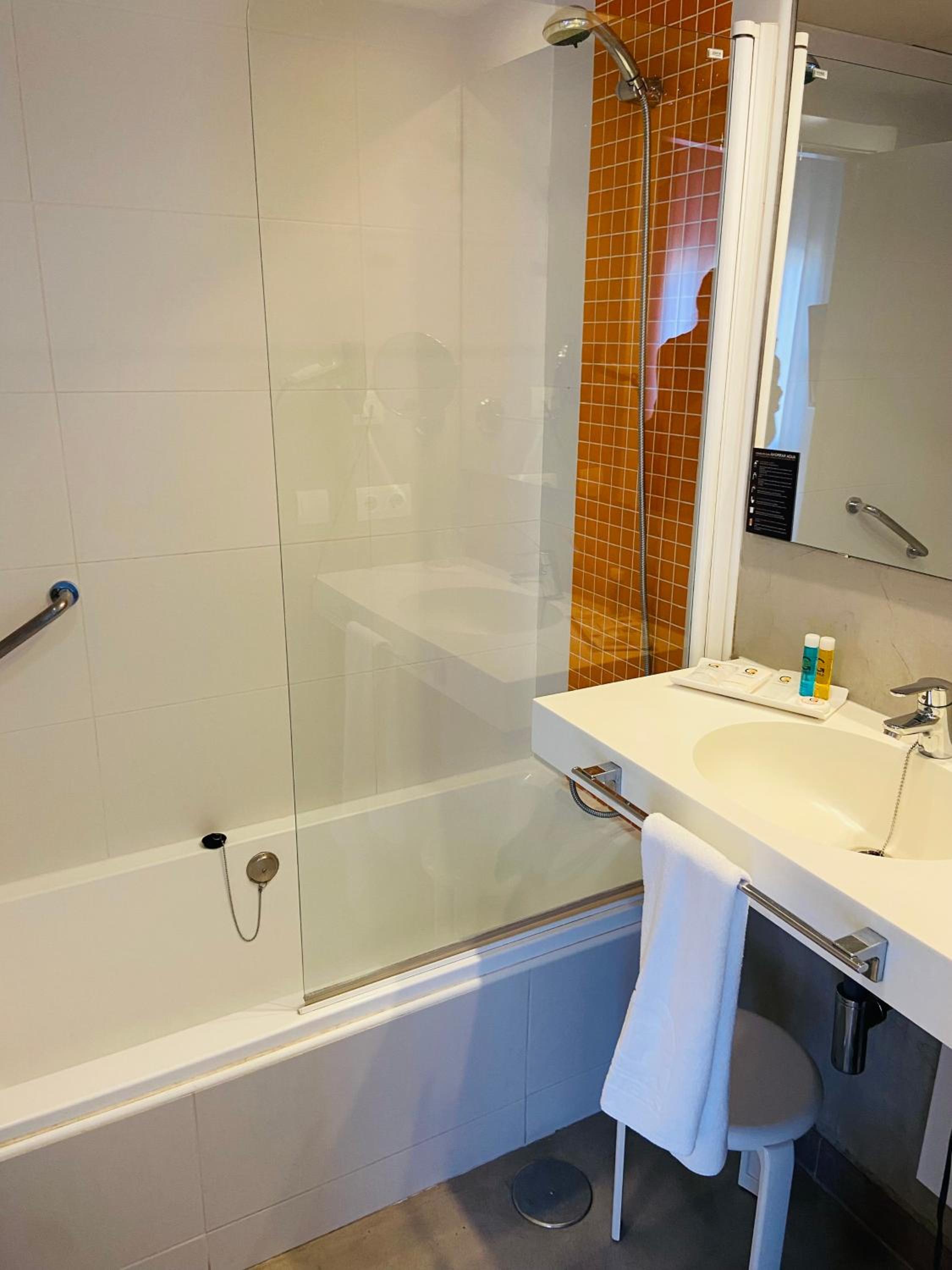 Single Room photo 3