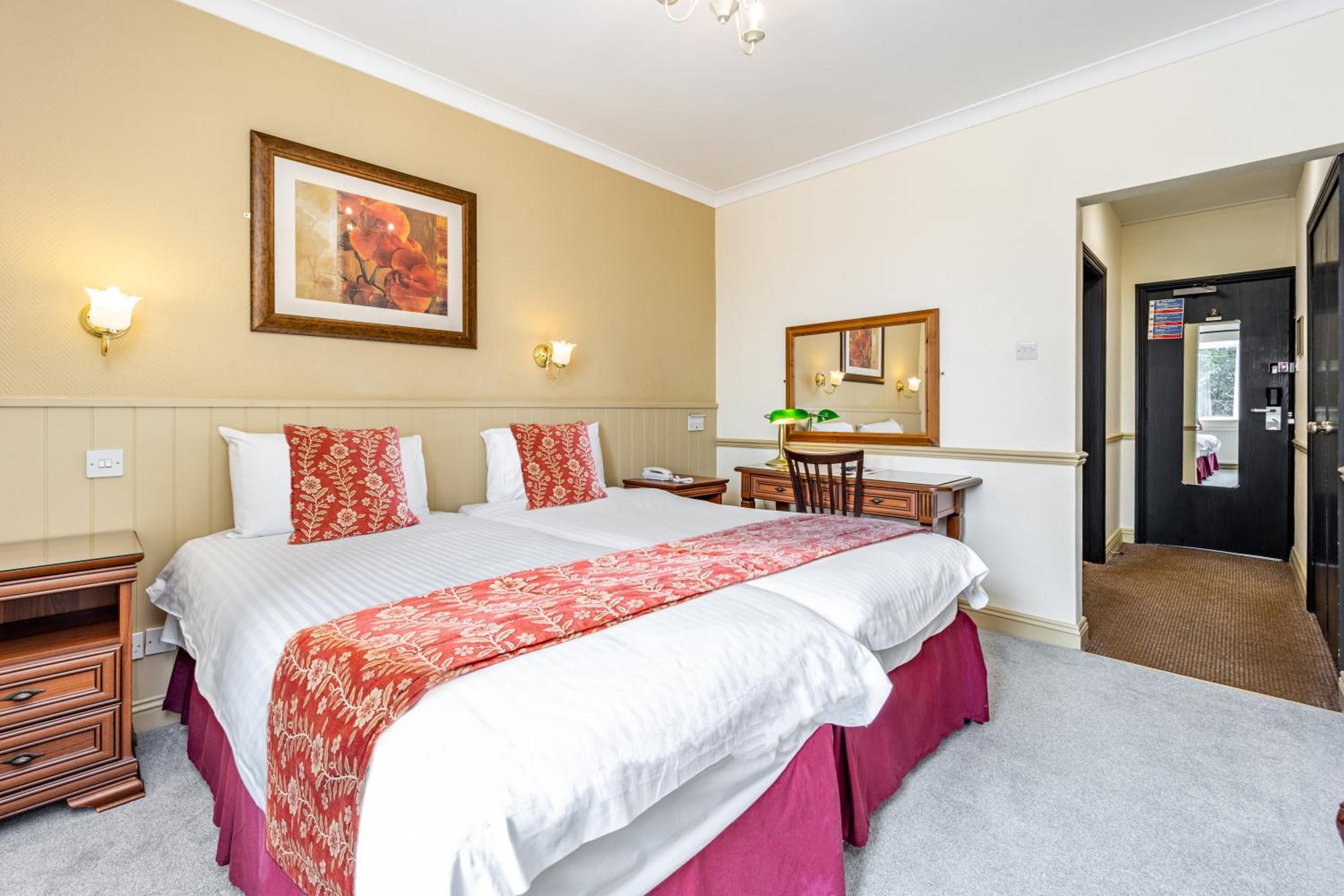 Standard Twin Room - Non-Smoking