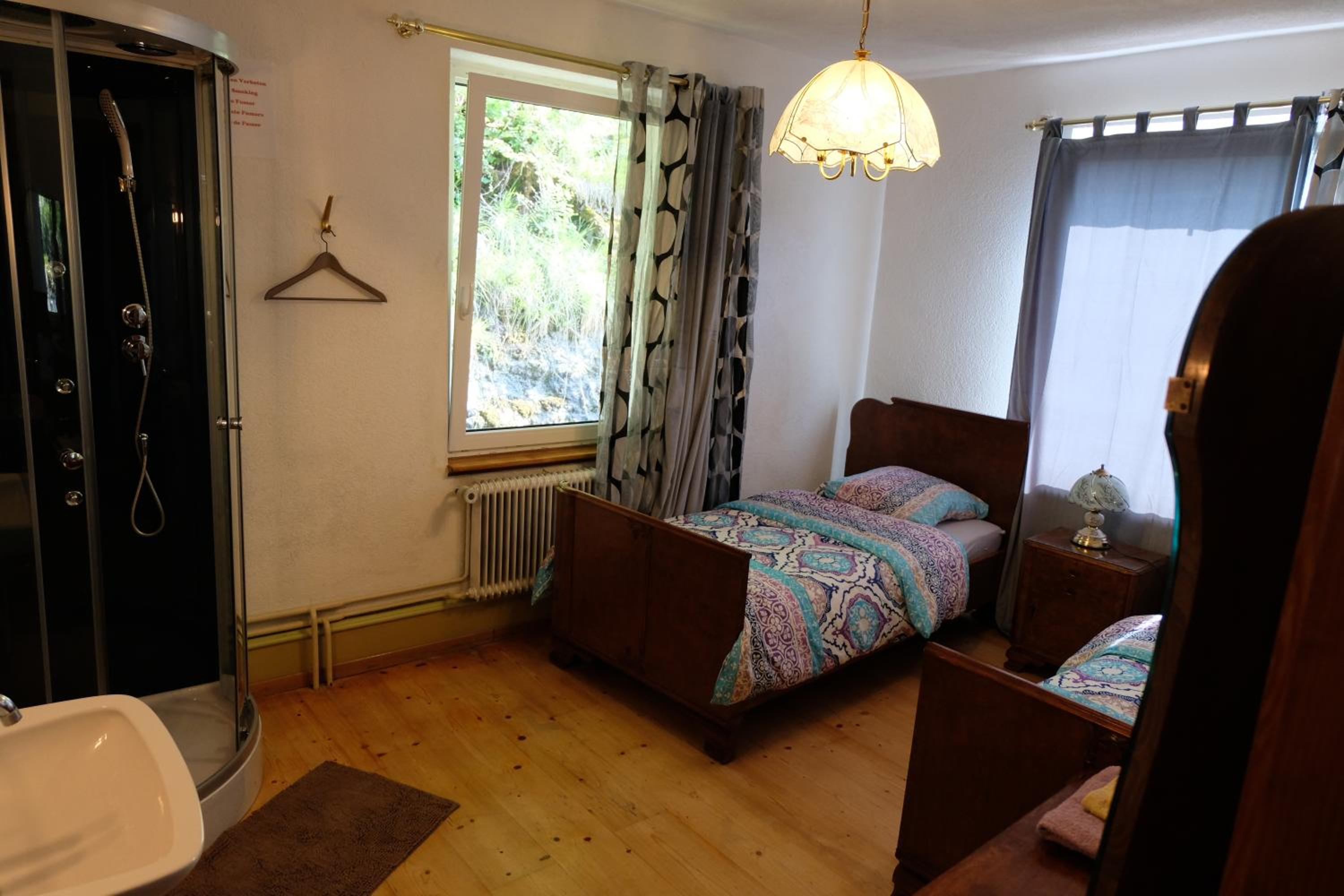 Economy Double Room photo 2