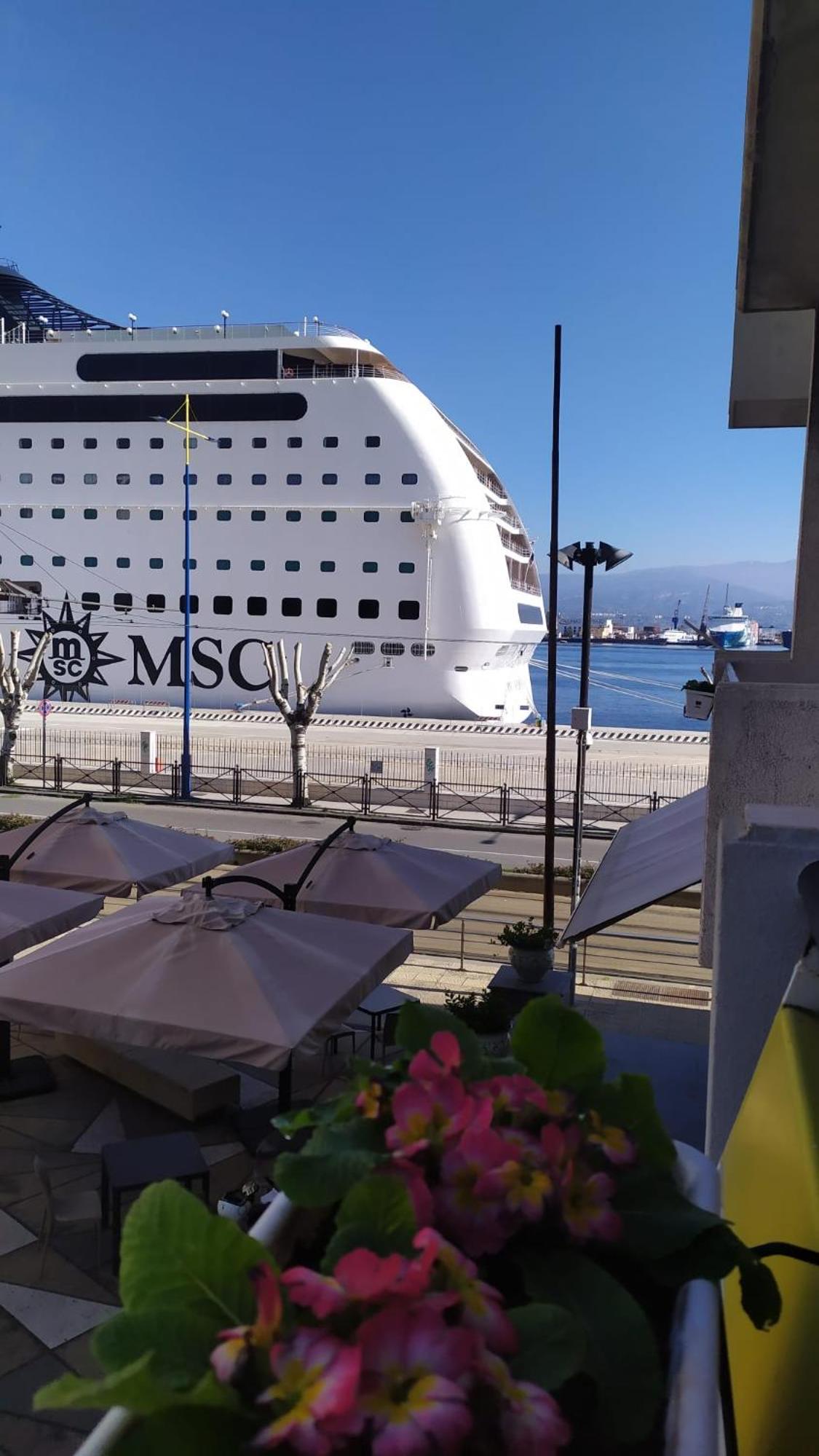 Deluxe Double or Twin Room with Sea View - Photo 5