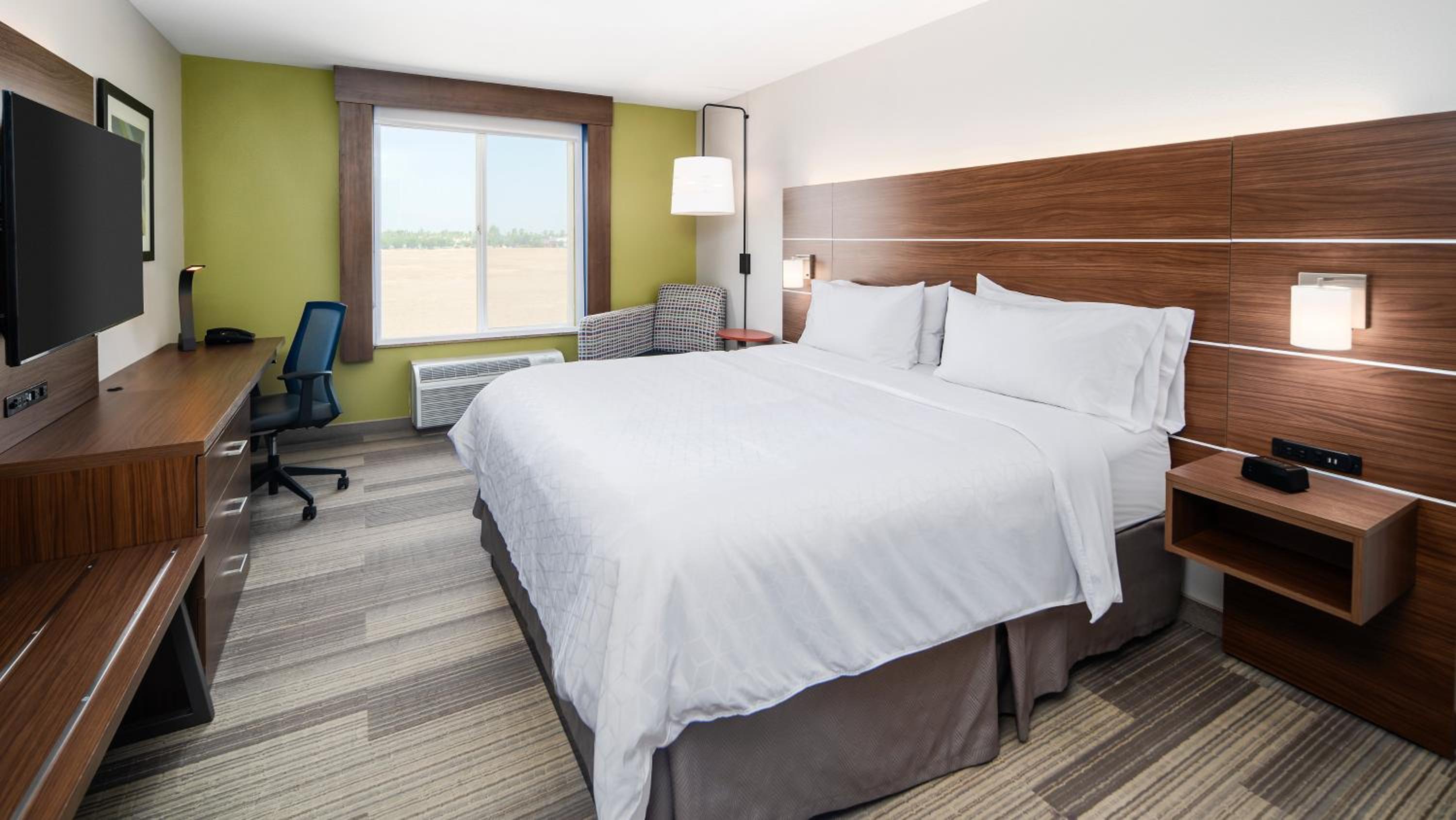 Standard King Room - Photo 2