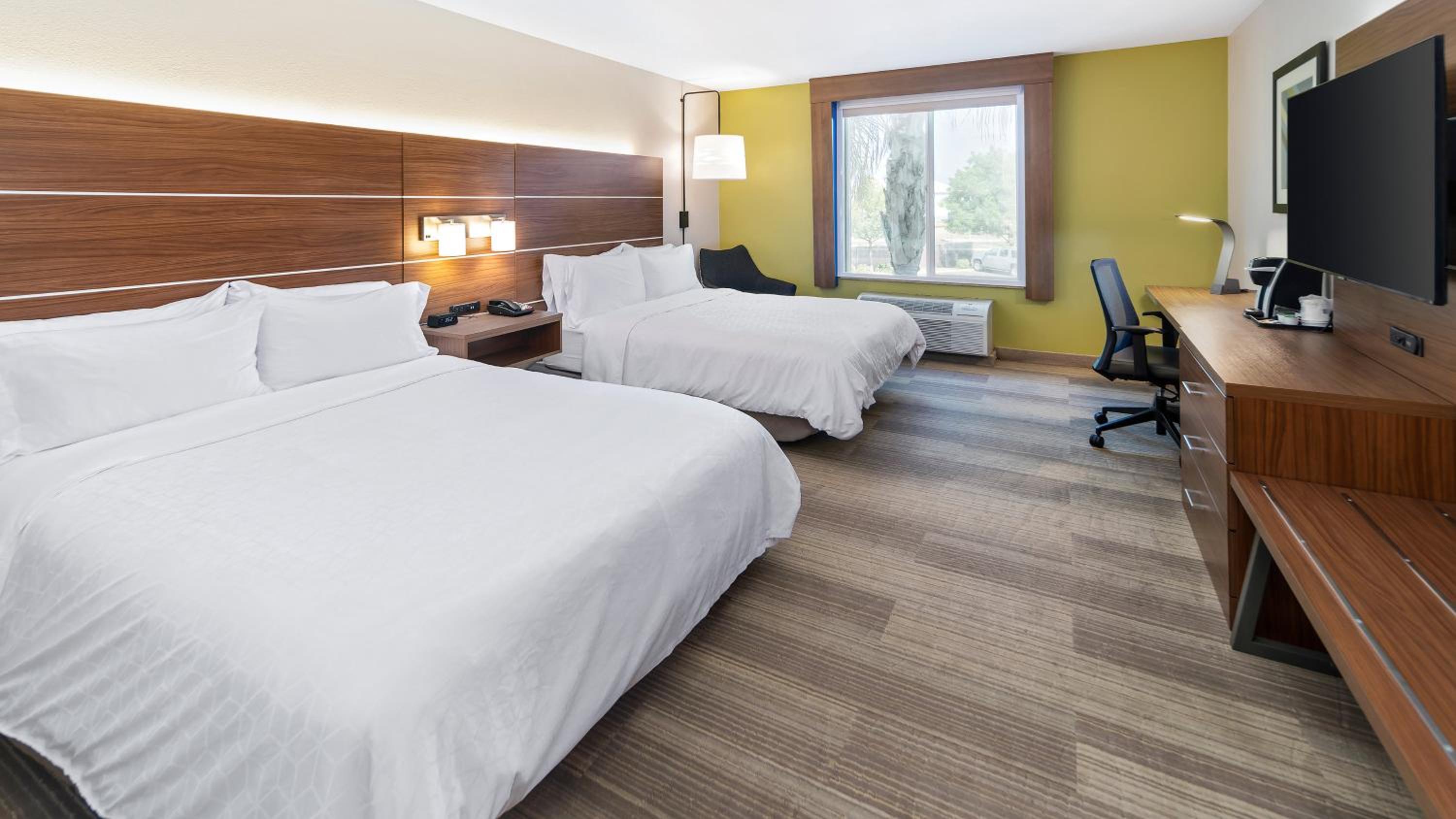 Queen Room with Two Queen Beds - Mobility Access Tub/Non-Smoking - Photo 1
