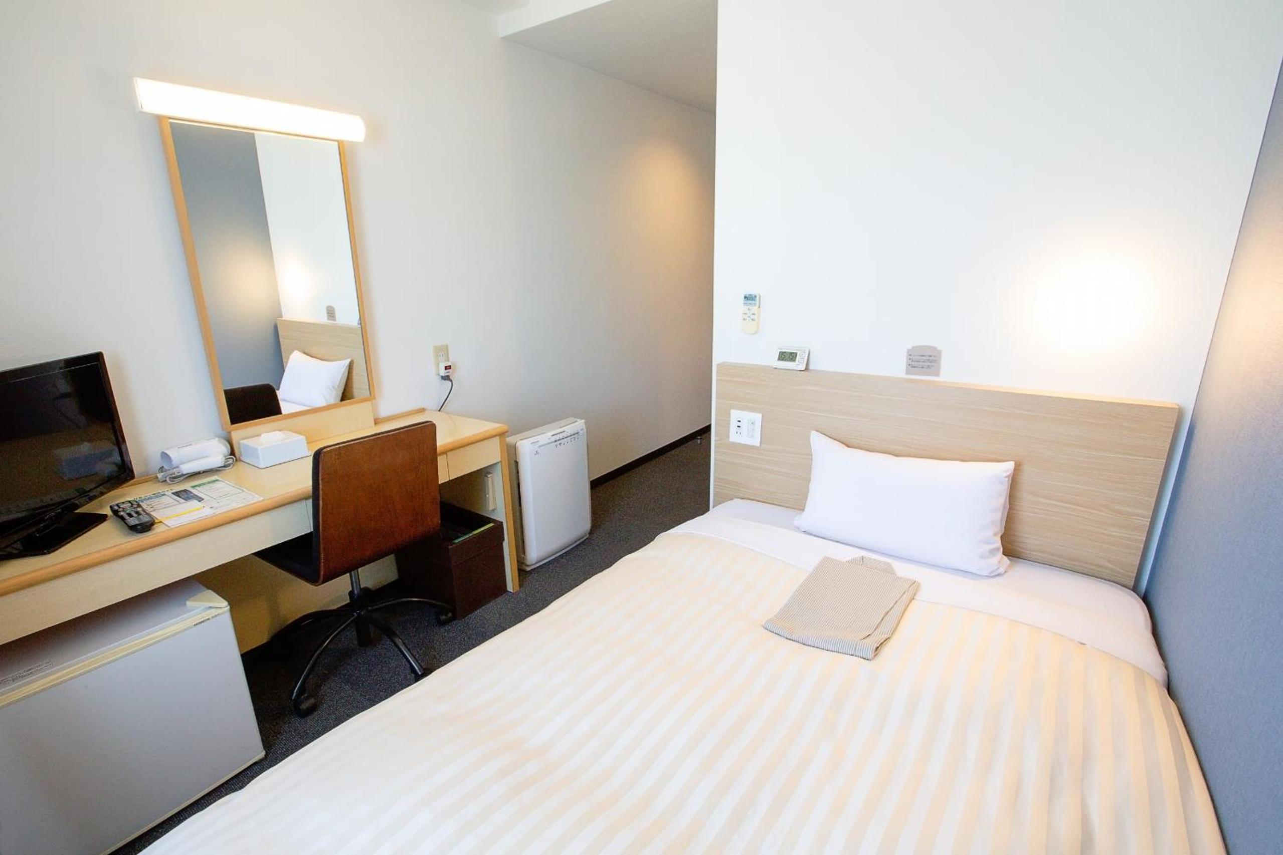 Single Room - Smoking - Photo 1