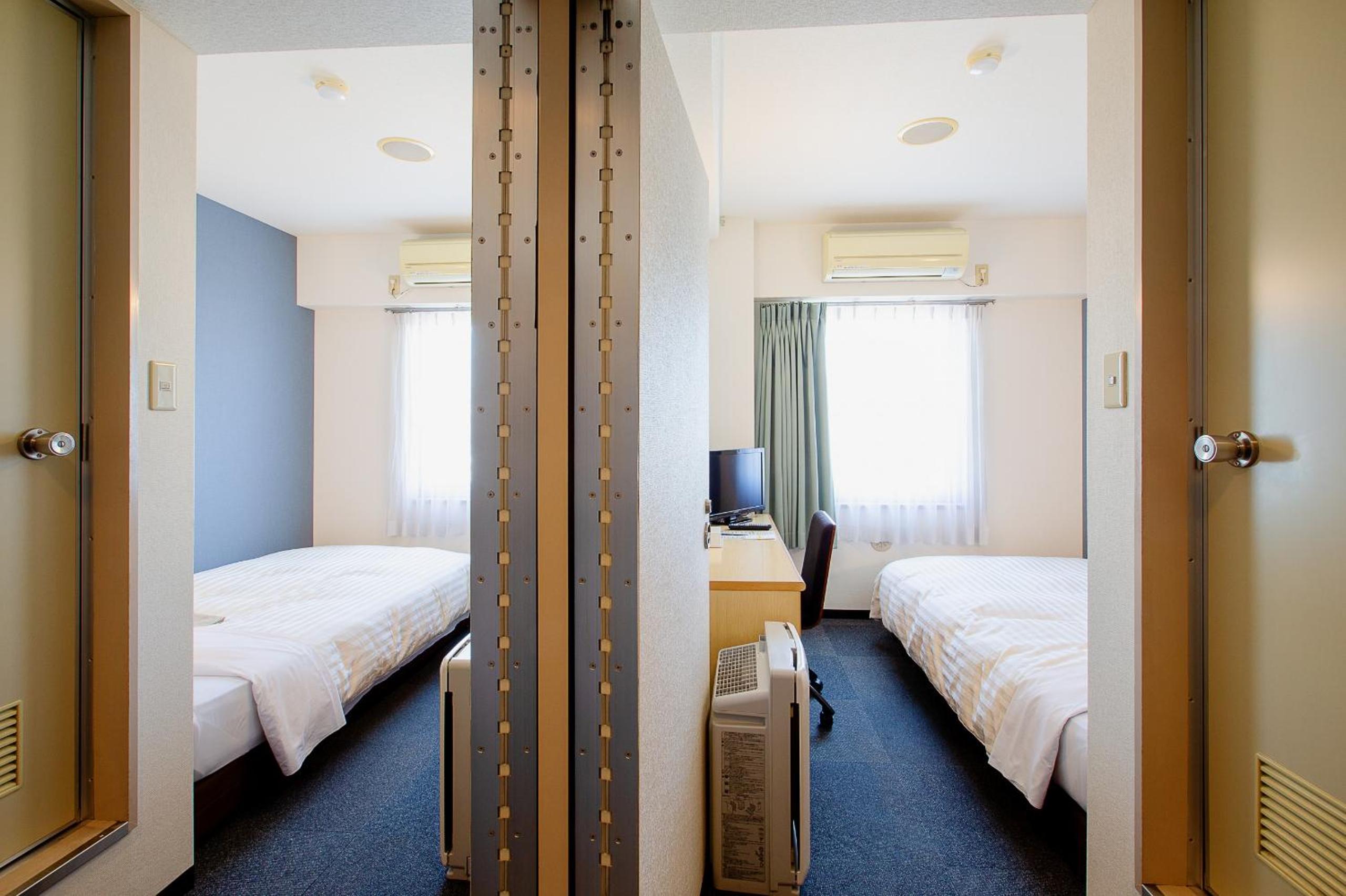 Economy Quadruple Room - Photo 3