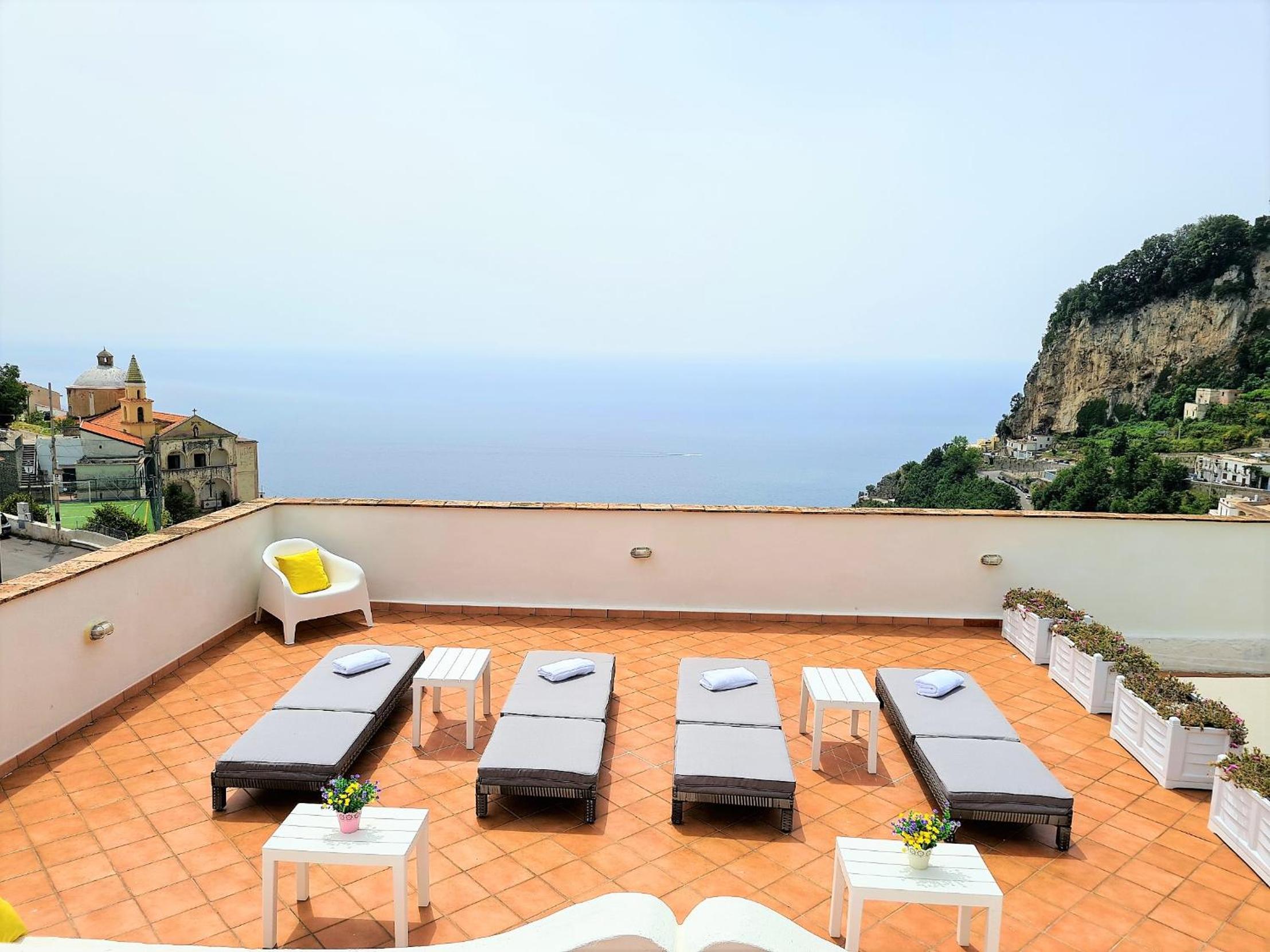 Apartment with Sea View - Photo 26