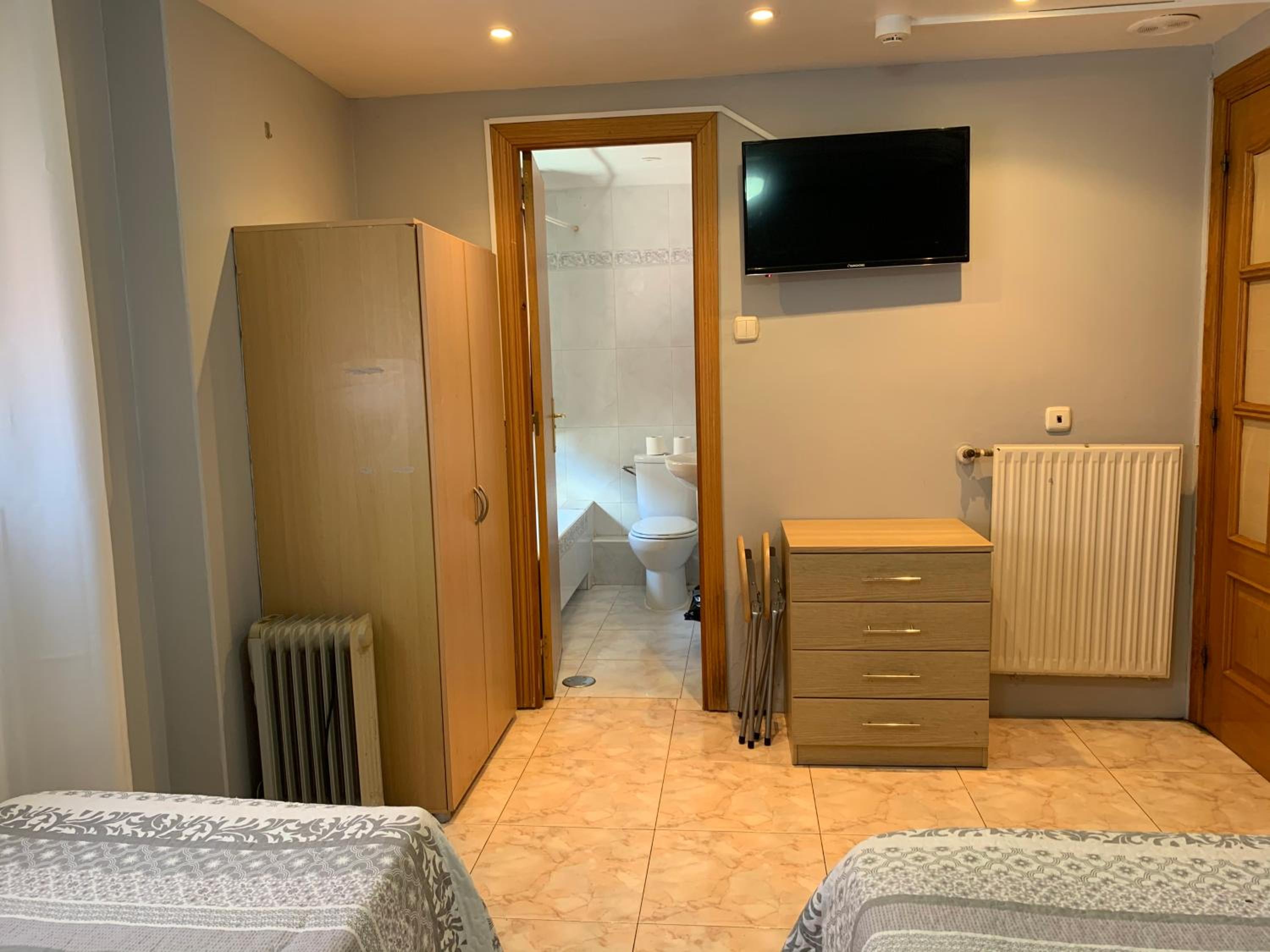 Double Room with Extra Bed - Photo 1