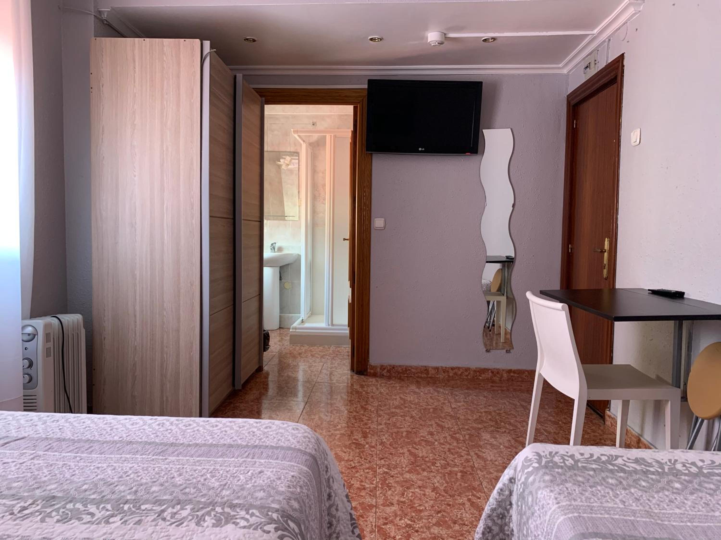 Double Room with Extra Bed - Photo 3
