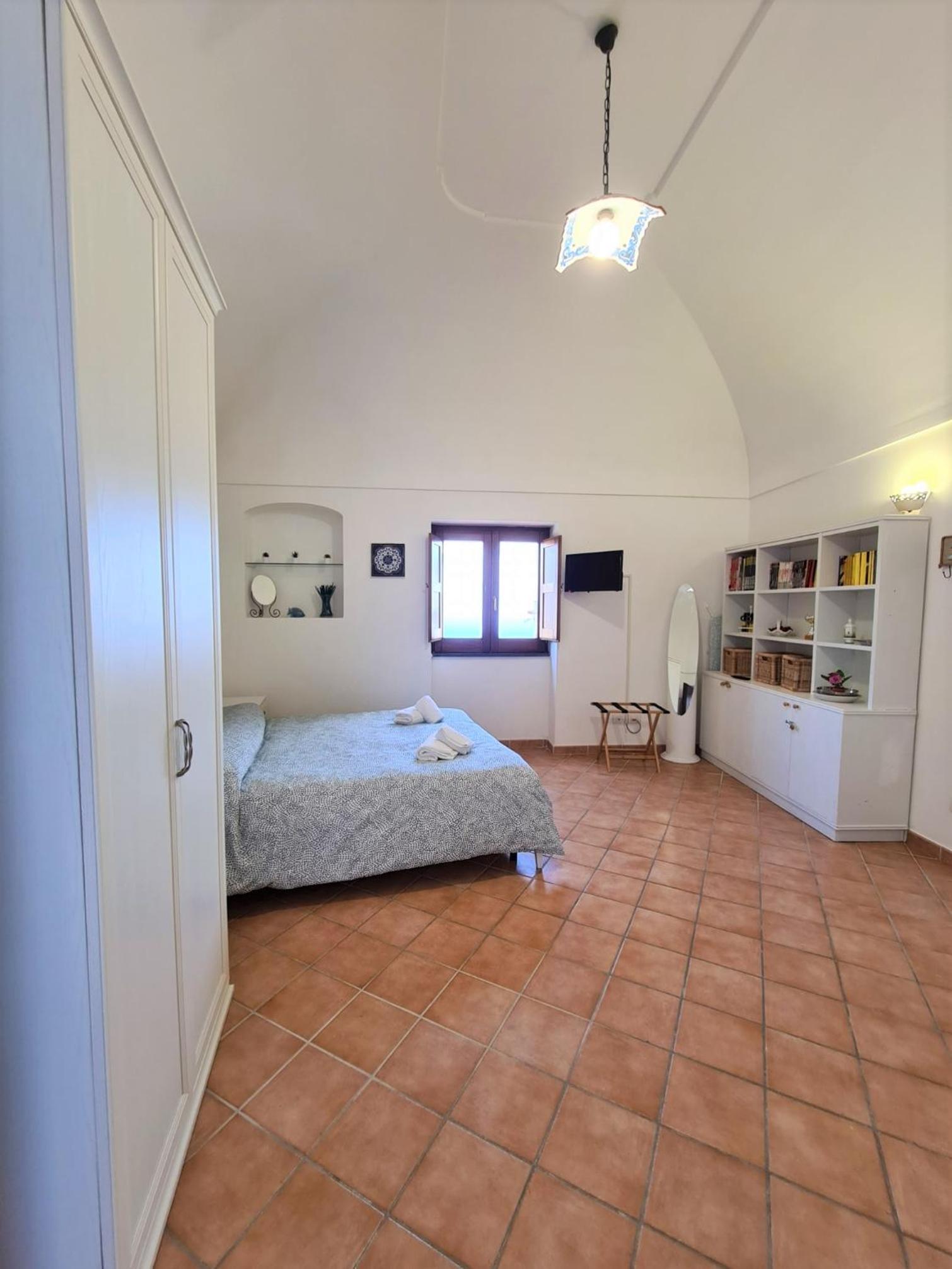 Apartment with Sea View - Photo 7