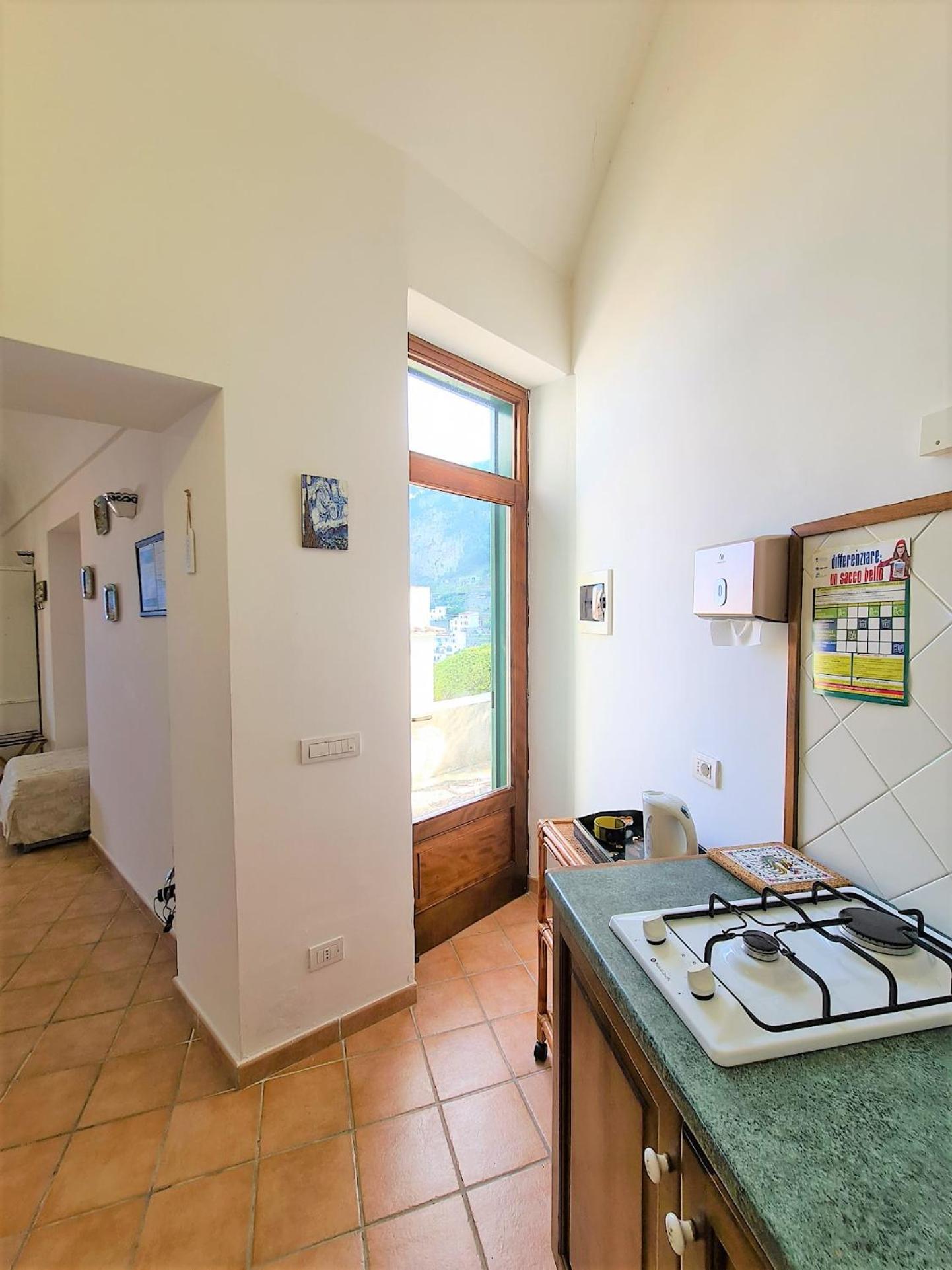 Apartment with Sea View - Photo 9