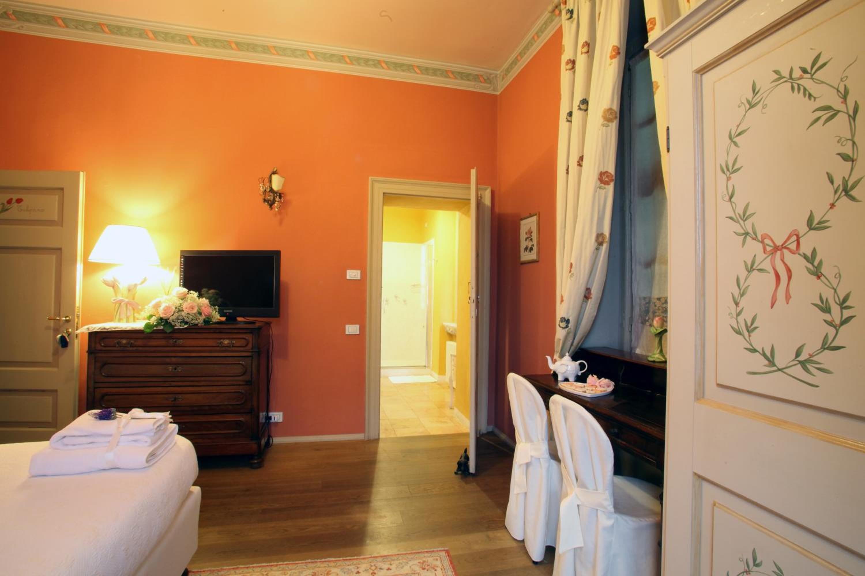 Double Room - Photo 5