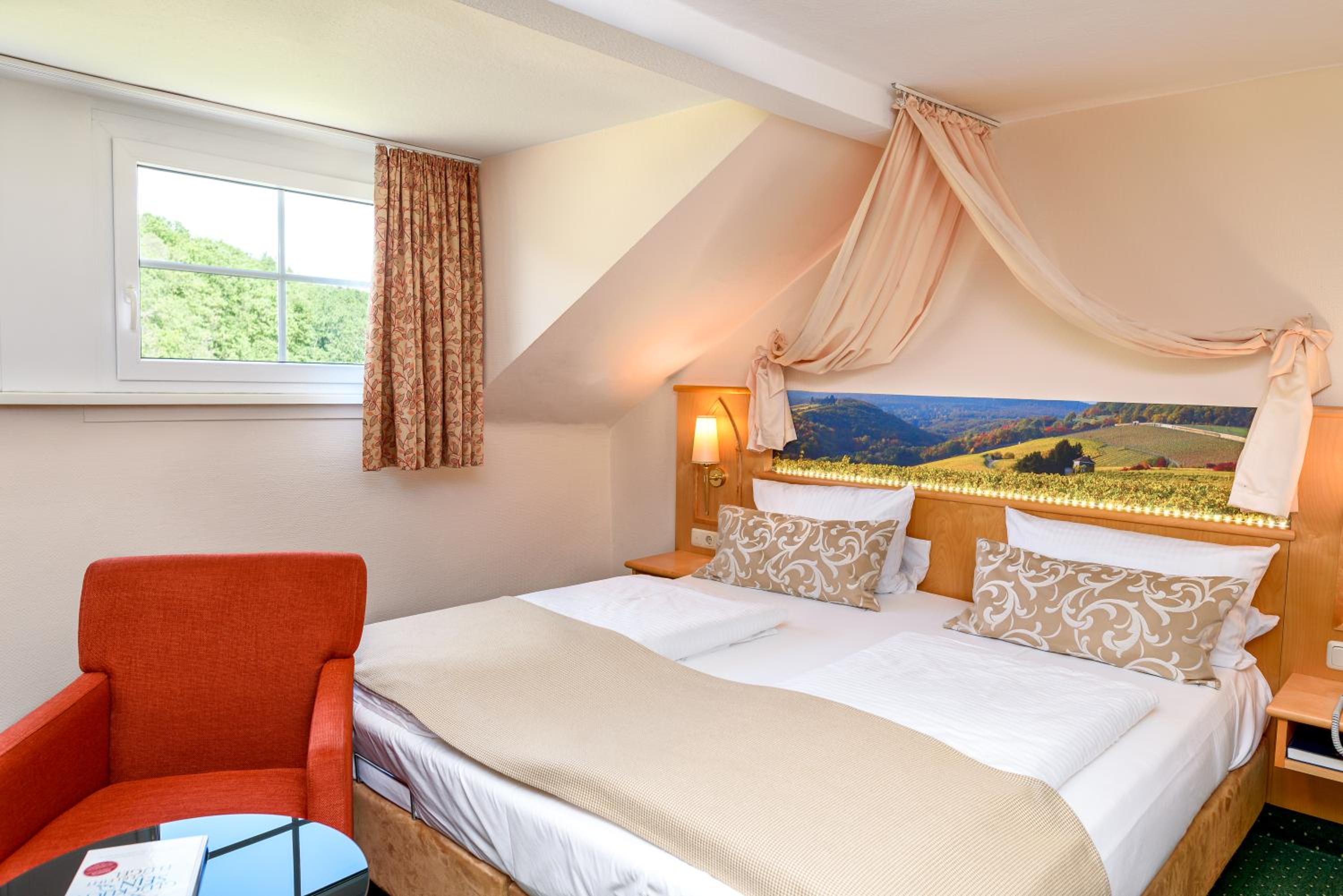 Small Double Room - Photo 5