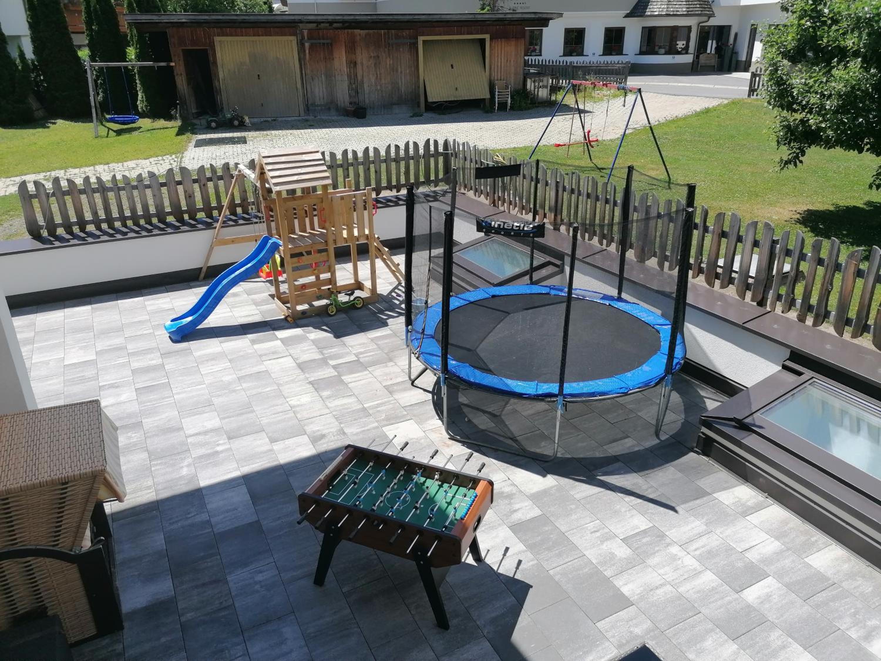 Family Room with Balcony photo 2