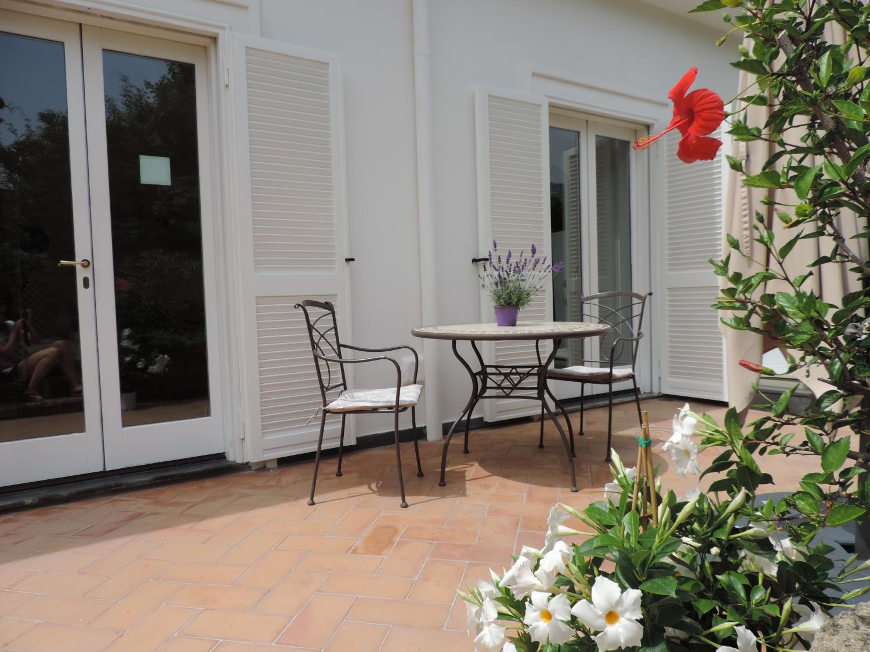 Apartment with Garden View - Photo 37