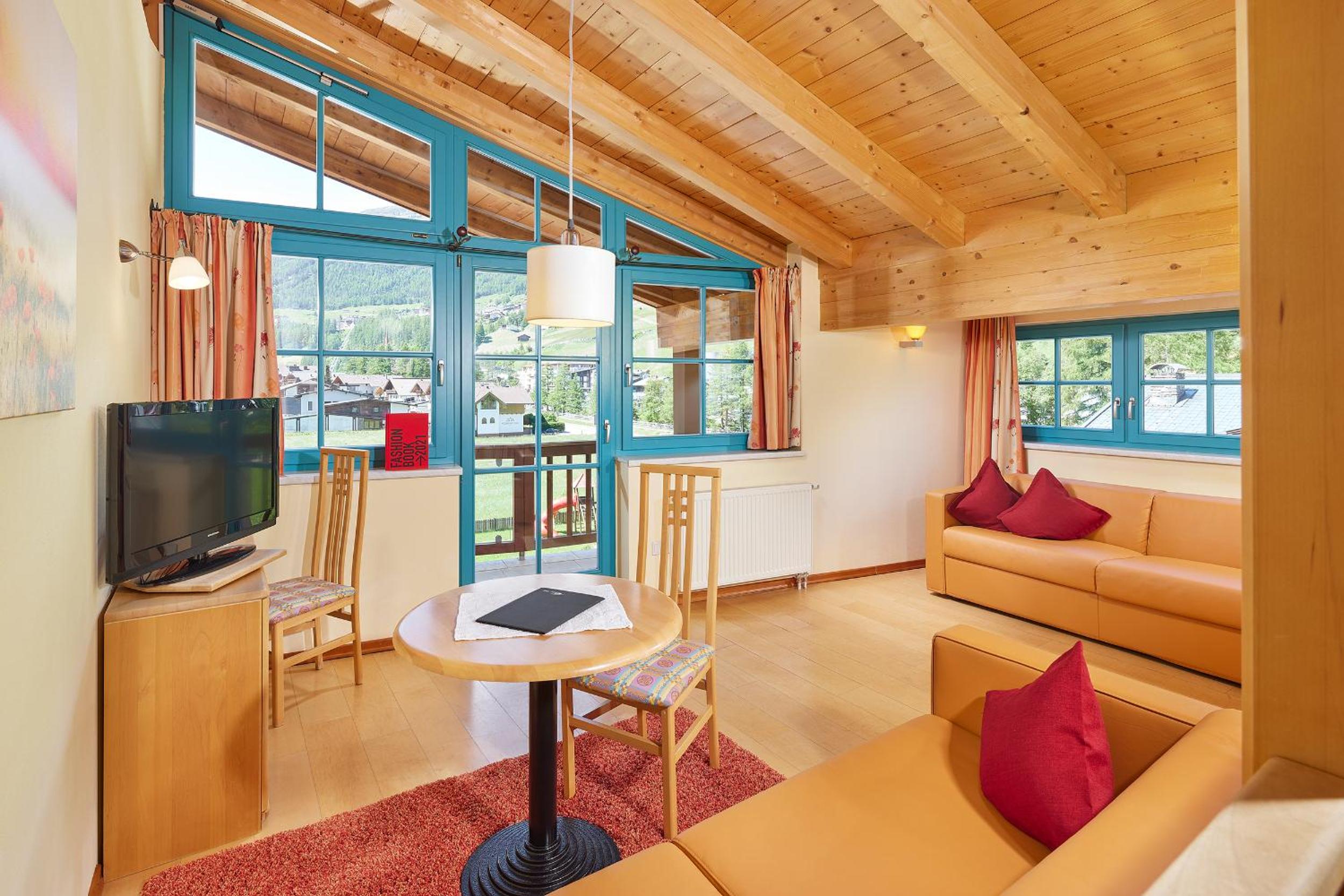 Deluxe Suite - Photo 2